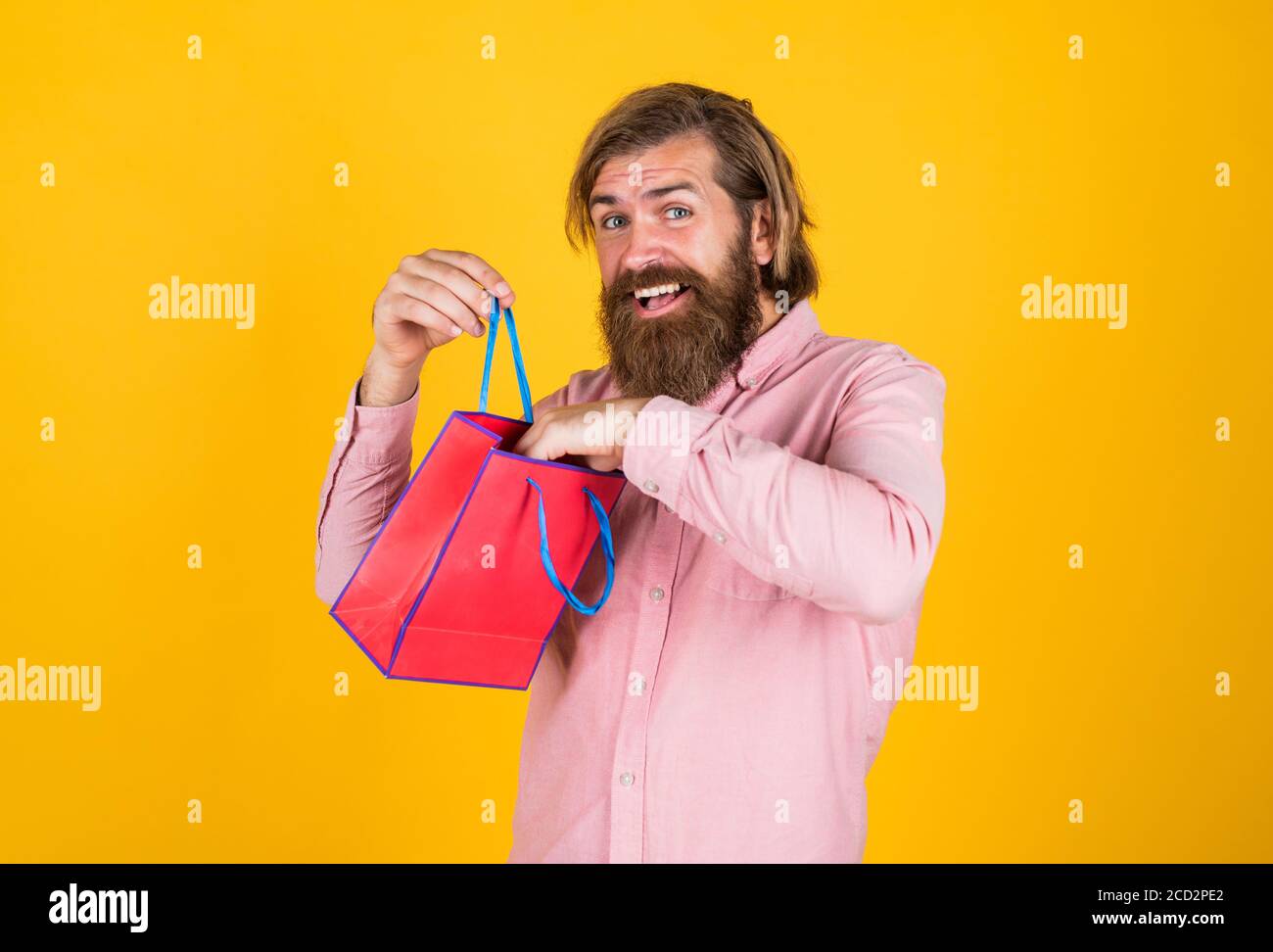 Achetez Des Cadeaux D Anniversaire Sac Ouvert Surprise Pour Hommes Avec Quelque Chose D Excitant A L Interieur Homme Mur A L Aspect Decontracte Avec Le Paquet De Cadeau Couramment Utilise Pour L Anniversaire Temps De Shopping