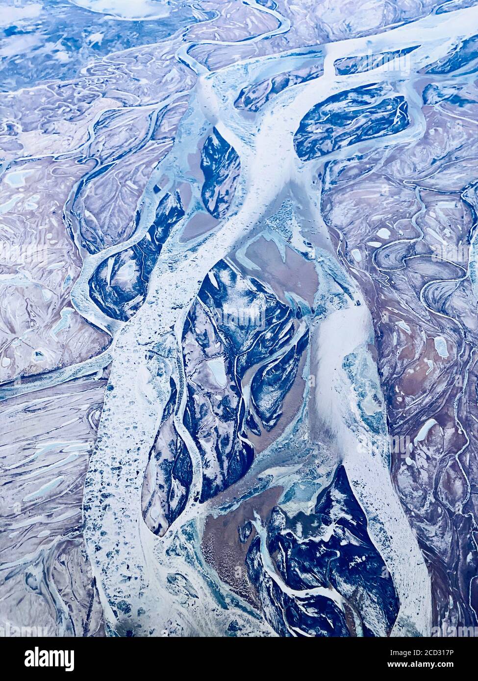 Rivière Amur au nord de Petropavlovka, extrême-Orient russe, gelée en hiver, photographiée à 36000 pieds. Banque D'Images