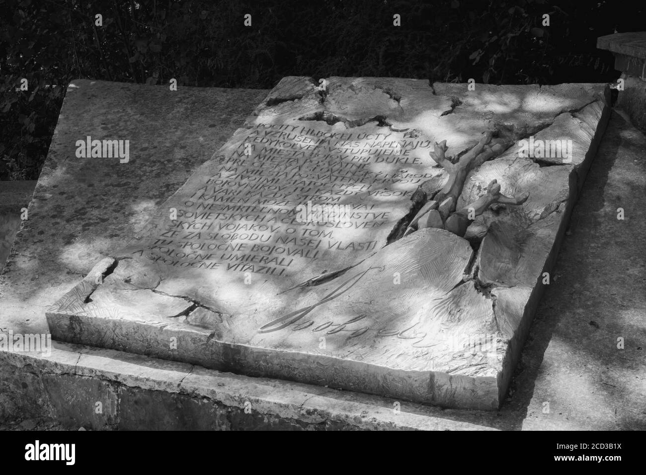 Le Mémorial et le Cimetière de l'armée tchécoslovaque dans le col de Dukla - Bas-secours en ce qui concerne les soldats, les libérateurs Banque D'Images