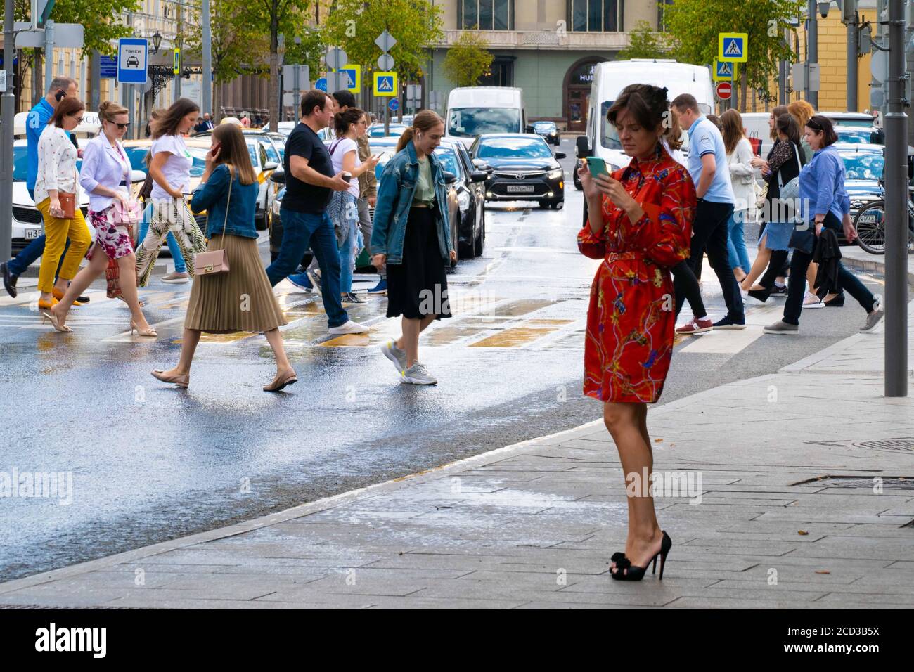 Passage piéton à Moscou en été Banque D'Images