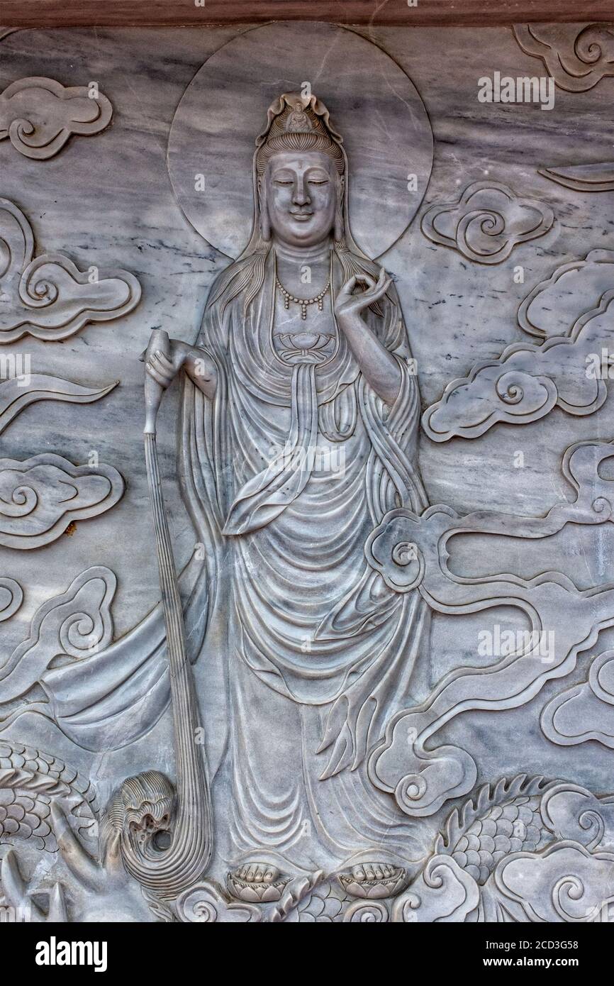 Bas relief de la bodhisattva Avalokiteśvara (ou la déesse de la Miséricorde), Da Nang, Vietnam Banque D'Images