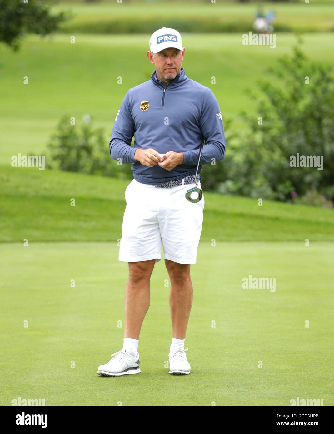 Lee Westwood en Angleterre sur le 1er vert lors d'une journée de prévisualisation avant le championnat ISPS HANDA UK au Belfry, Sutton Coldfield. Banque D'Images