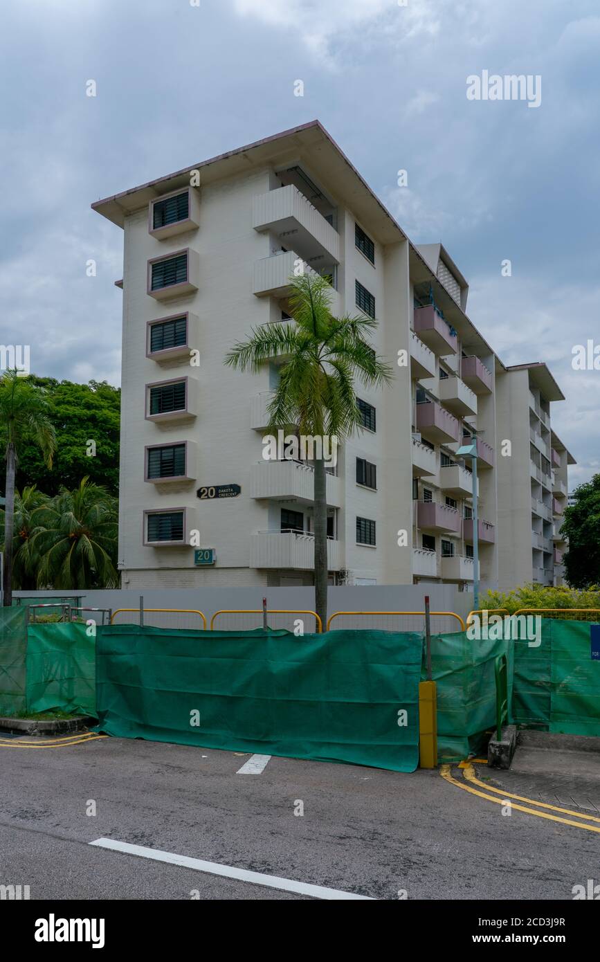 SINGAPOUR, SINGAPOUR - 22 août 2020 : Singapour / 22 août 2020 : un des plus anciens domaines de la HDB, Dakota Crescent en bloc, et sera démoli Banque D'Images