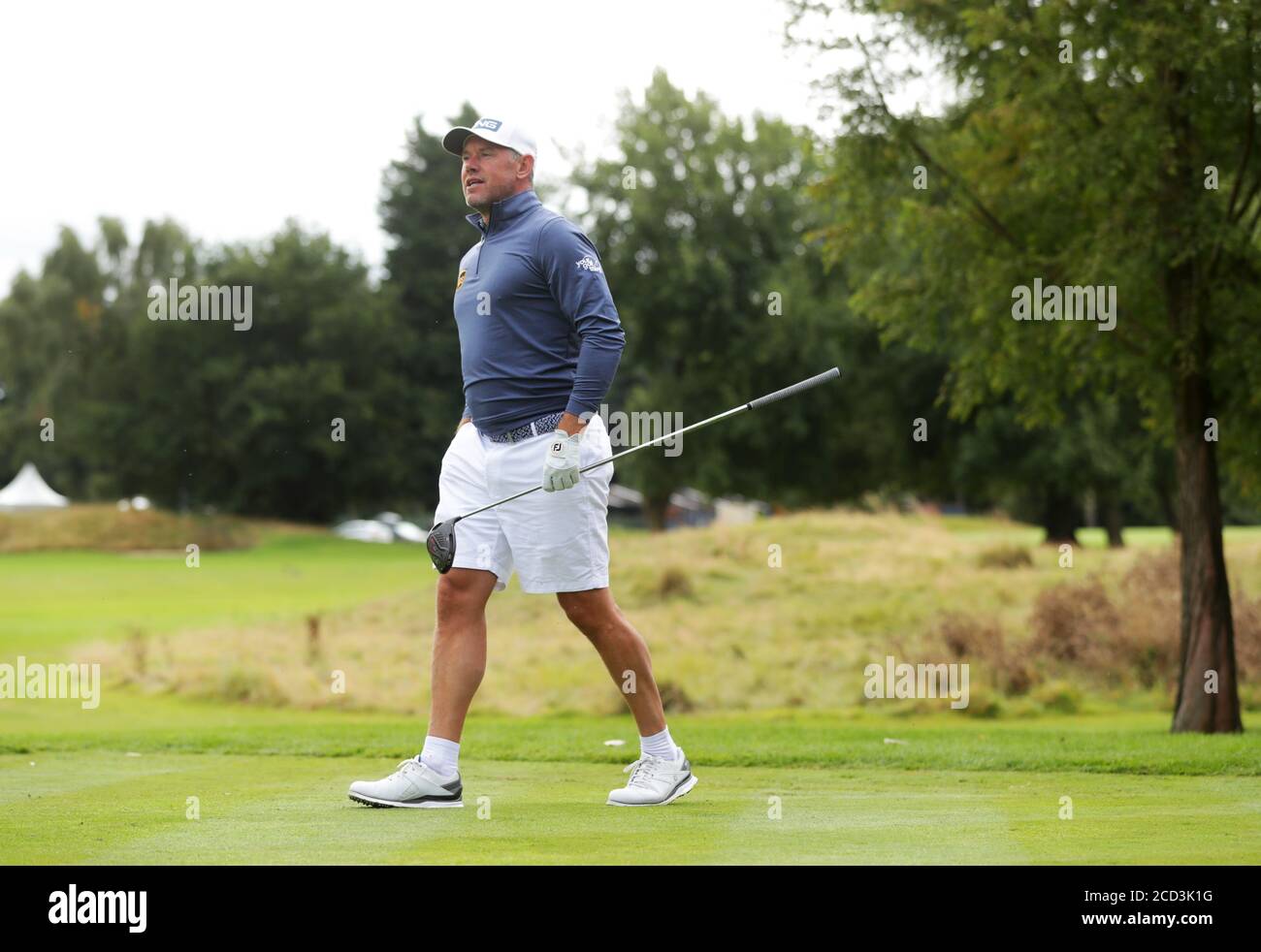 Le Britannique Lee Westwood sur le 2ème tee pendant une journée de prévisualisation en avant du championnat ISPS HANDA UK au Belfry, Sutton Coldfield. Banque D'Images