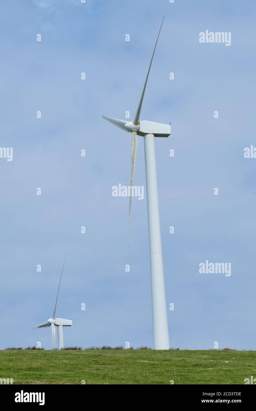 Le parc éolien Tangy est situé sur la côte ouest de la péninsule de Kintyre. Il est en service depuis 2003 et se compose de 22 turbines. Banque D'Images