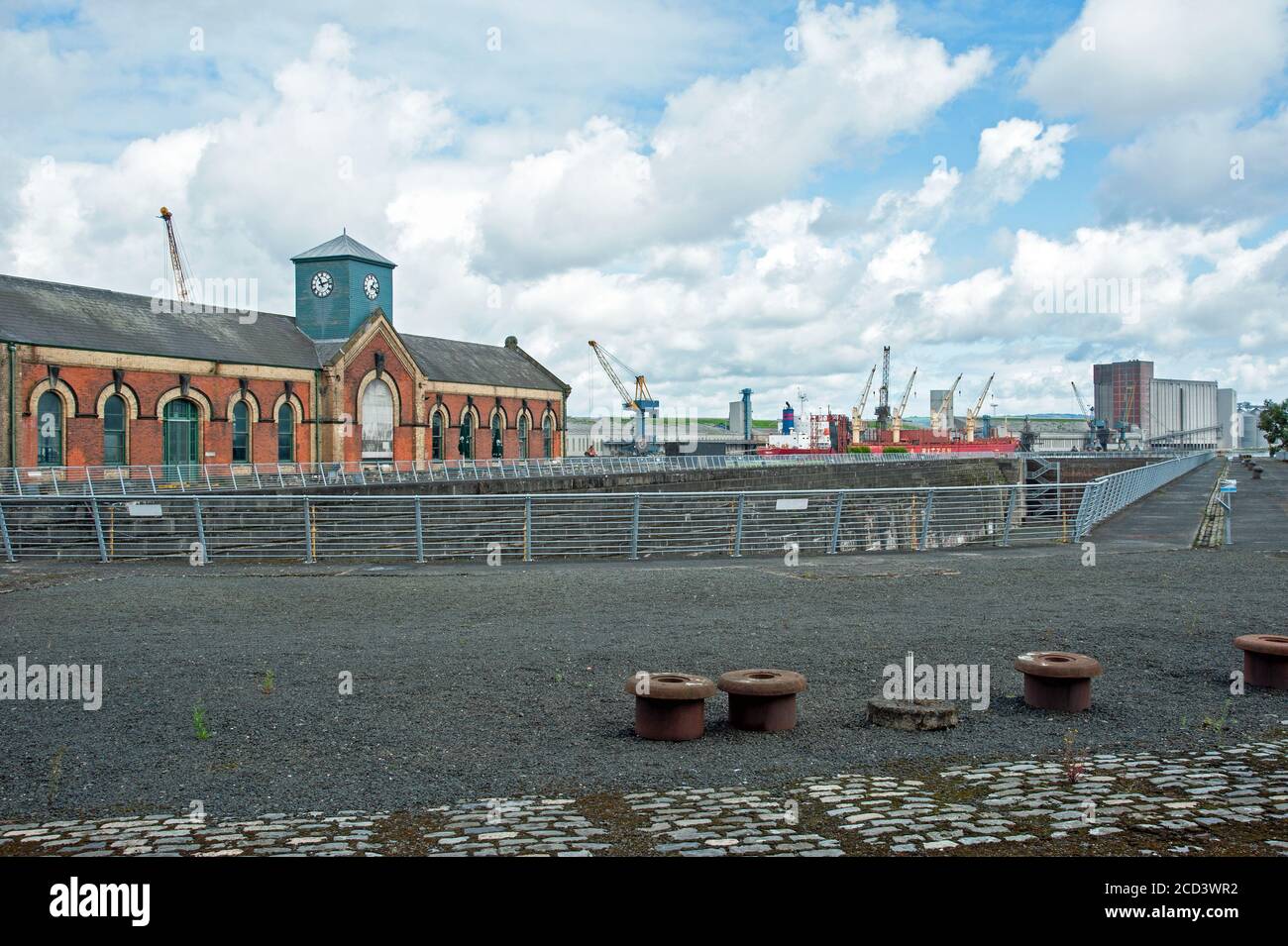 Belfast, Irlande du Nord, Royaume-Uni - 03 août 2020. Titanic, quai sec et bâtiment de pompe Banque D'Images