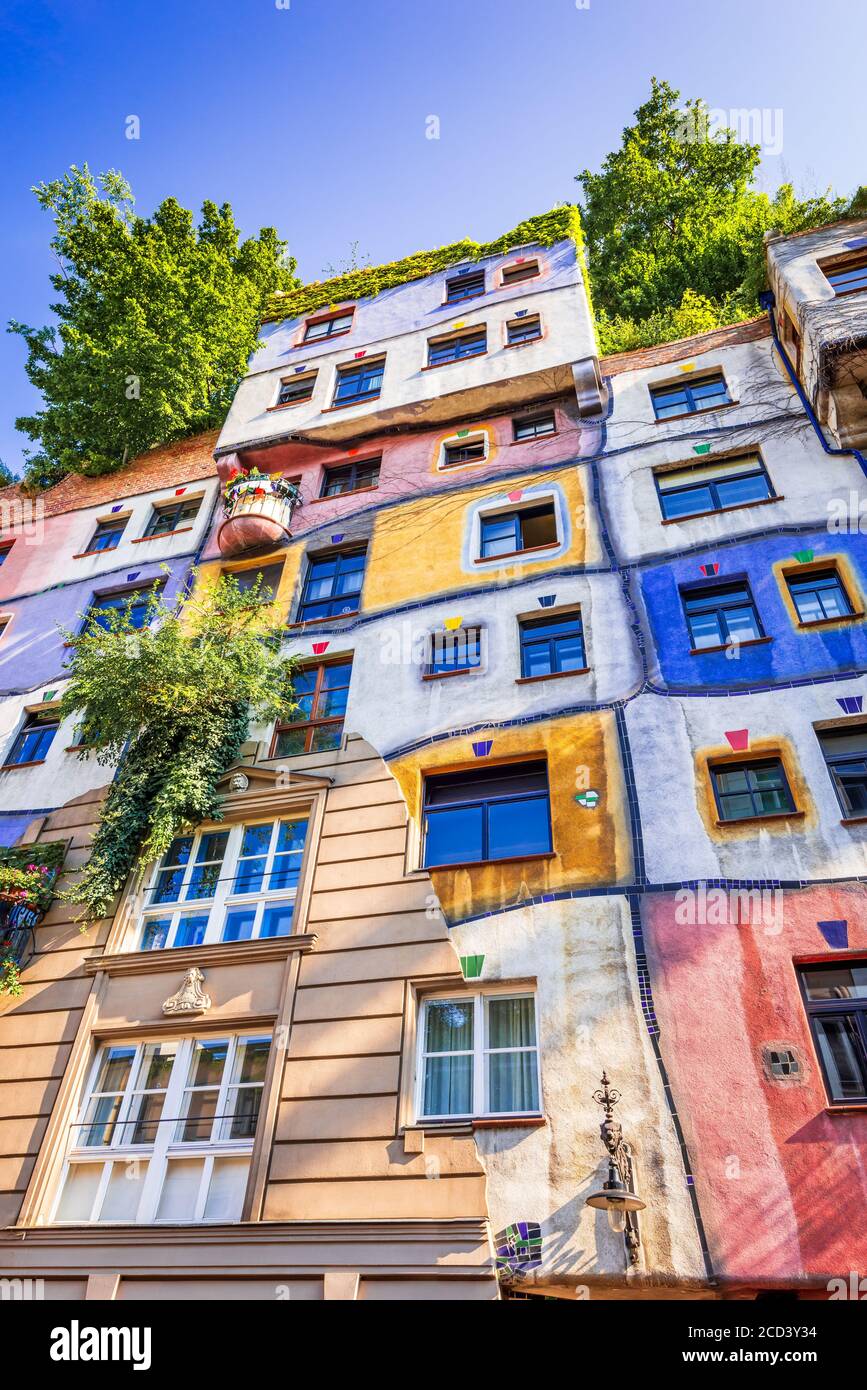 Vienne, Autriche - août 2015: Hundertwasserhaus est une maison d'appartement, idée et concept de l'artiste autrichien Friedensreich Hundertwasser, Wien. Banque D'Images