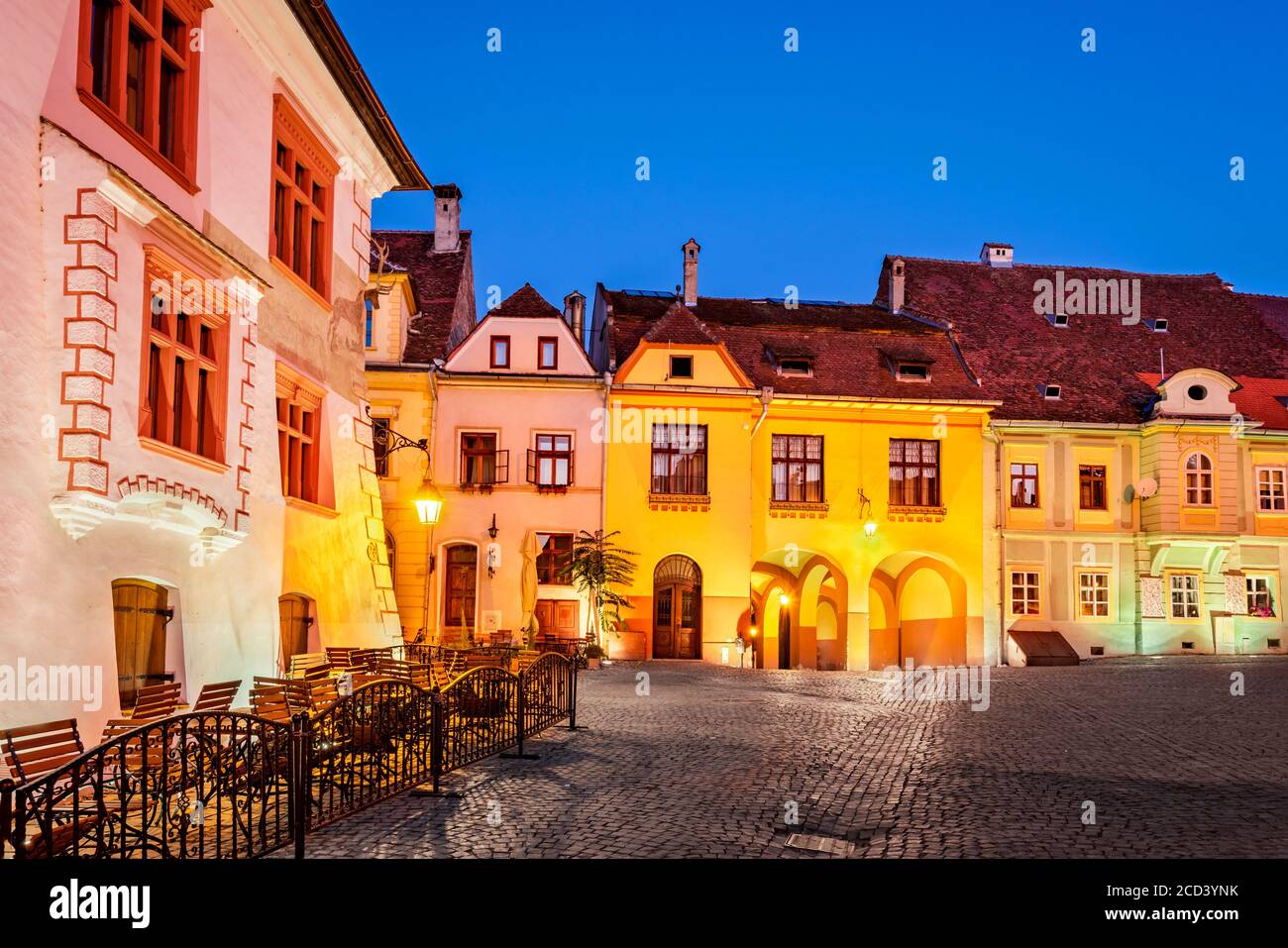 Sighisoara, Roumanie - scène de nuit en Transylvanie saxonne. Banque D'Images