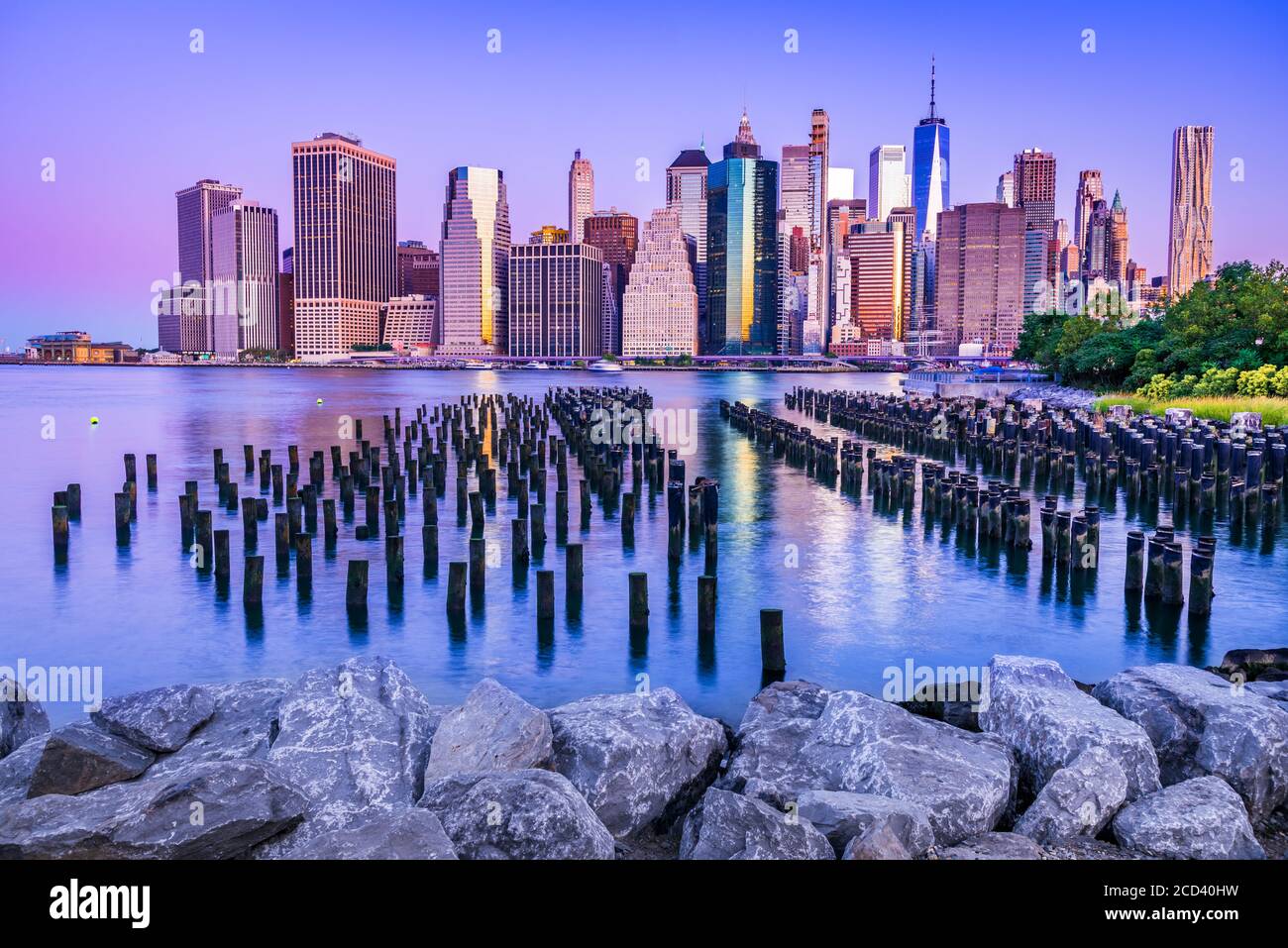 New York. Vue imprenable sur le Lower Manhattan Skyline depuis Brooklyn, États-Unis d'Amérique. Banque D'Images