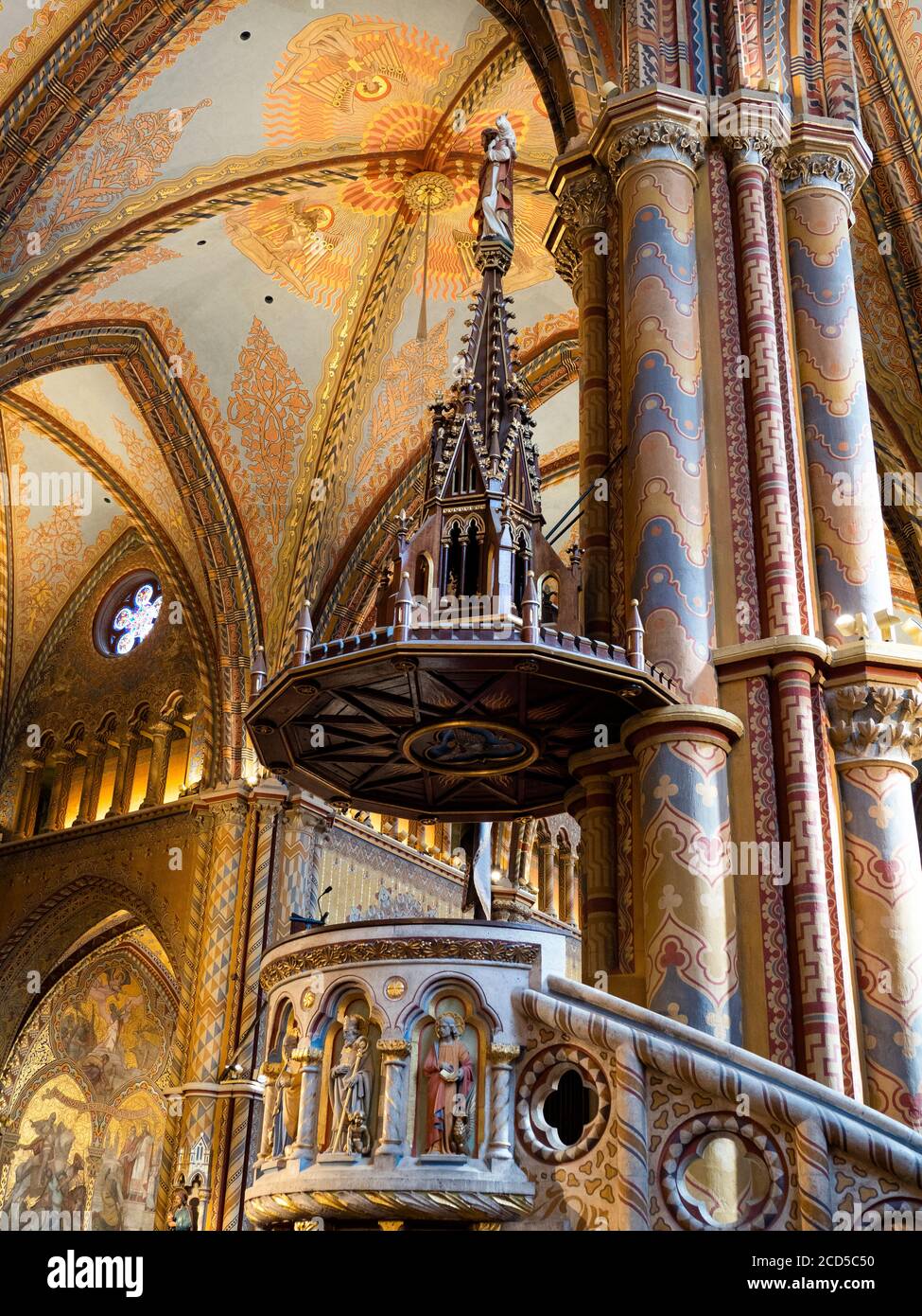 Vue sur l'intérieur de l'église, Buda, Budapest, Hongrie Banque D'Images