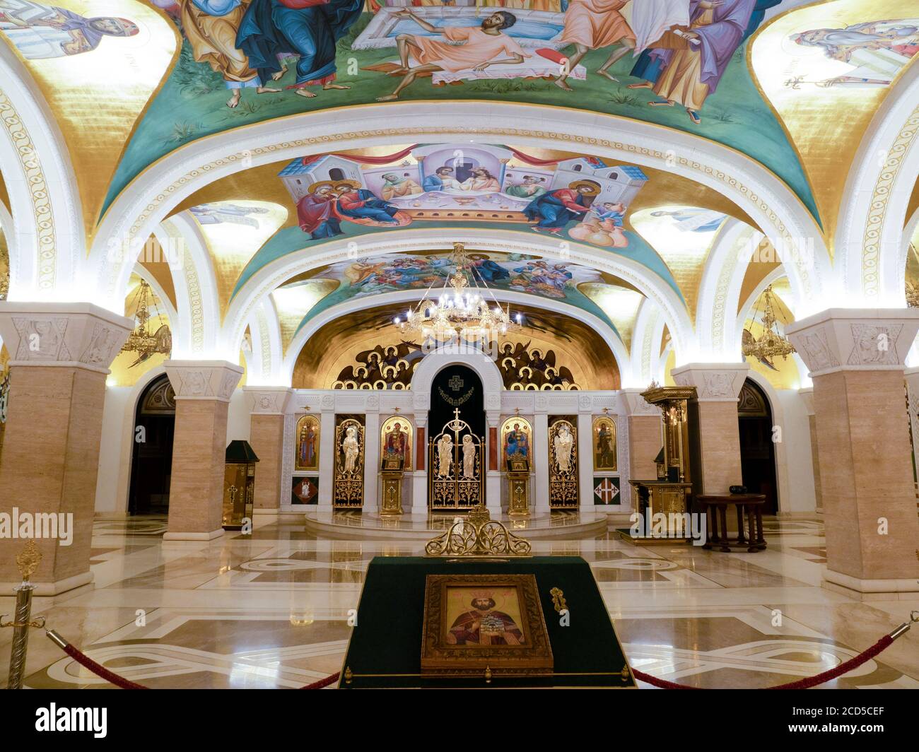 Crypte à l'intérieur de l'église Saint-Sava, Belgrade, Serbie Banque D'Images