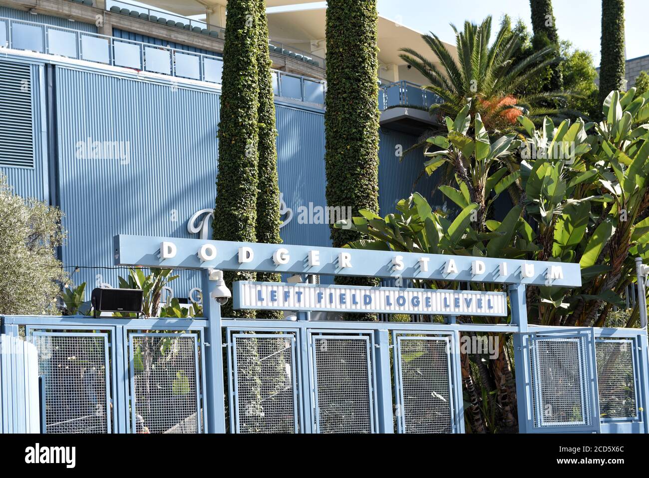 LOS ANGELES, CALIFORNIE - 12 FÉVRIER 2020 : Dodger Stadium Left Filed Loge Level entrée. Banque D'Images