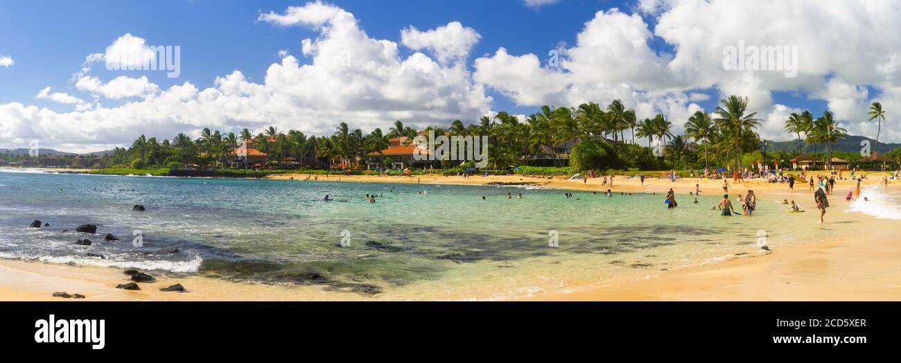 Vue sur la plage tropicale, Poipu Beach, Koloa, Kauai, Hawaii, Etats-Unis Banque D'Images
