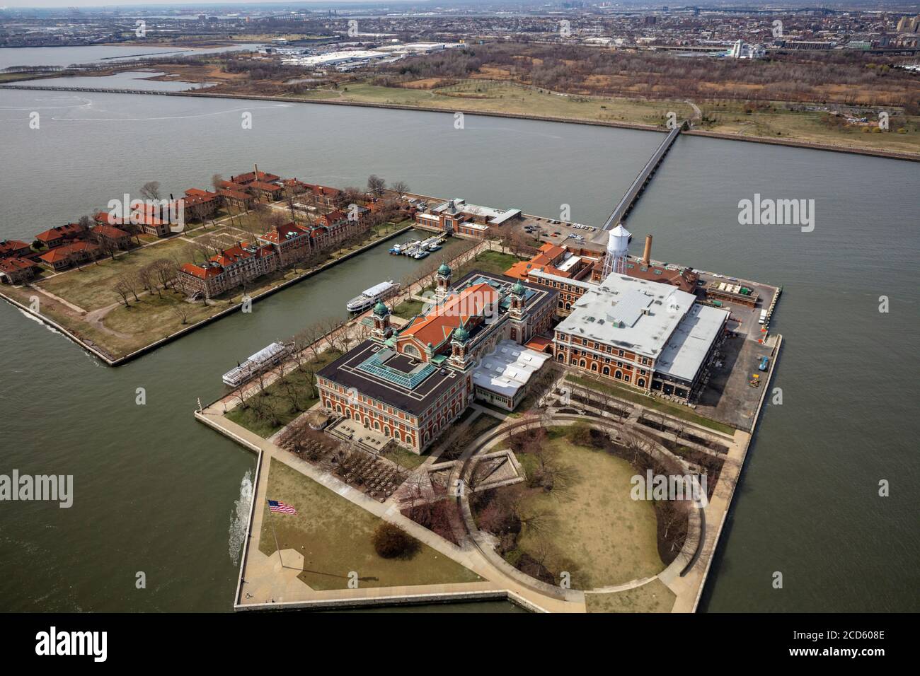 Vue aérienne d'Ellis Island, New York City, New York State, États-Unis Banque D'Images