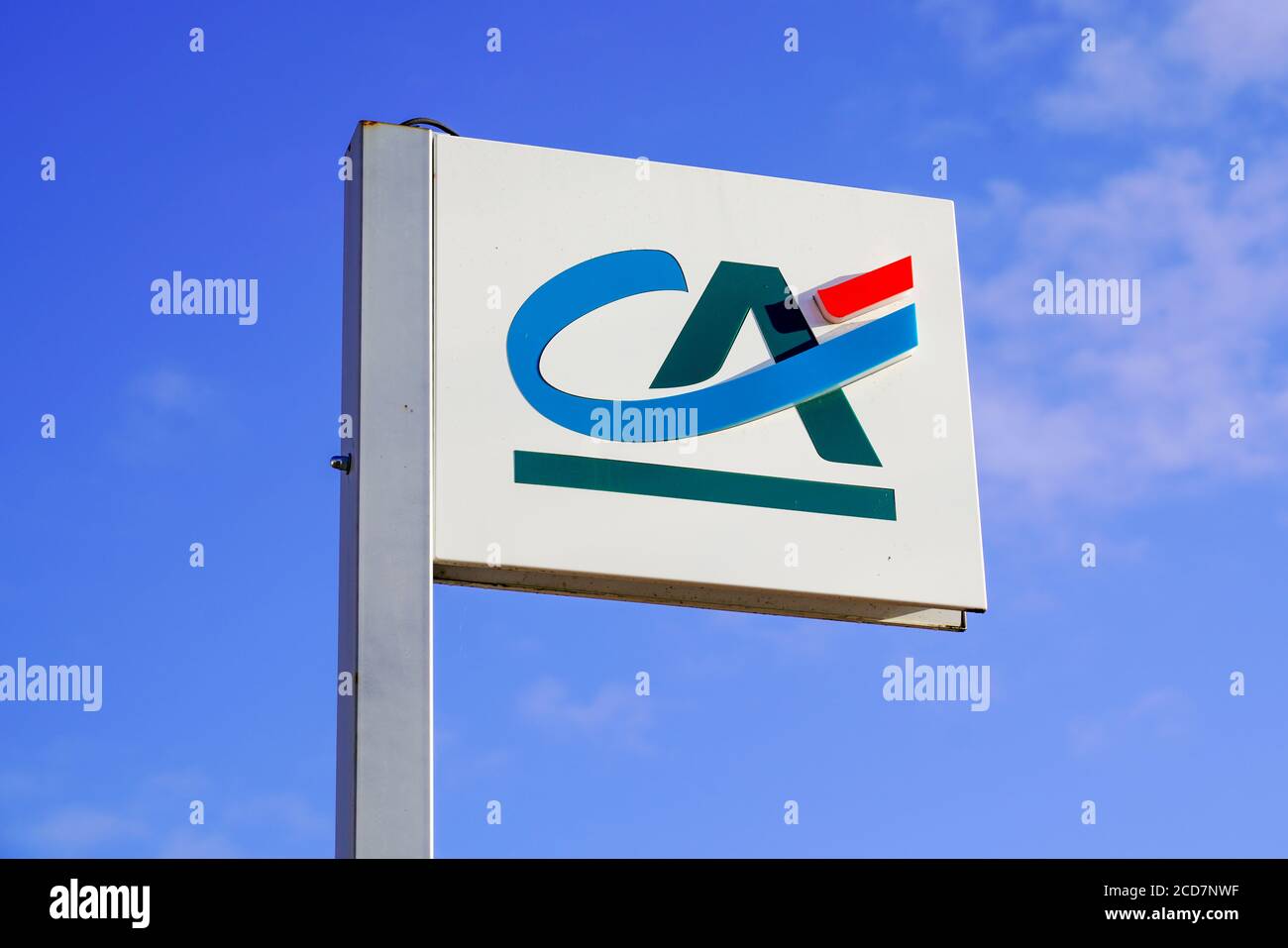 Bordeaux , Aquitaine / France - 08 20 2020 : CA crédit agricole logo front de l'agence bancaire française Banque D'Images