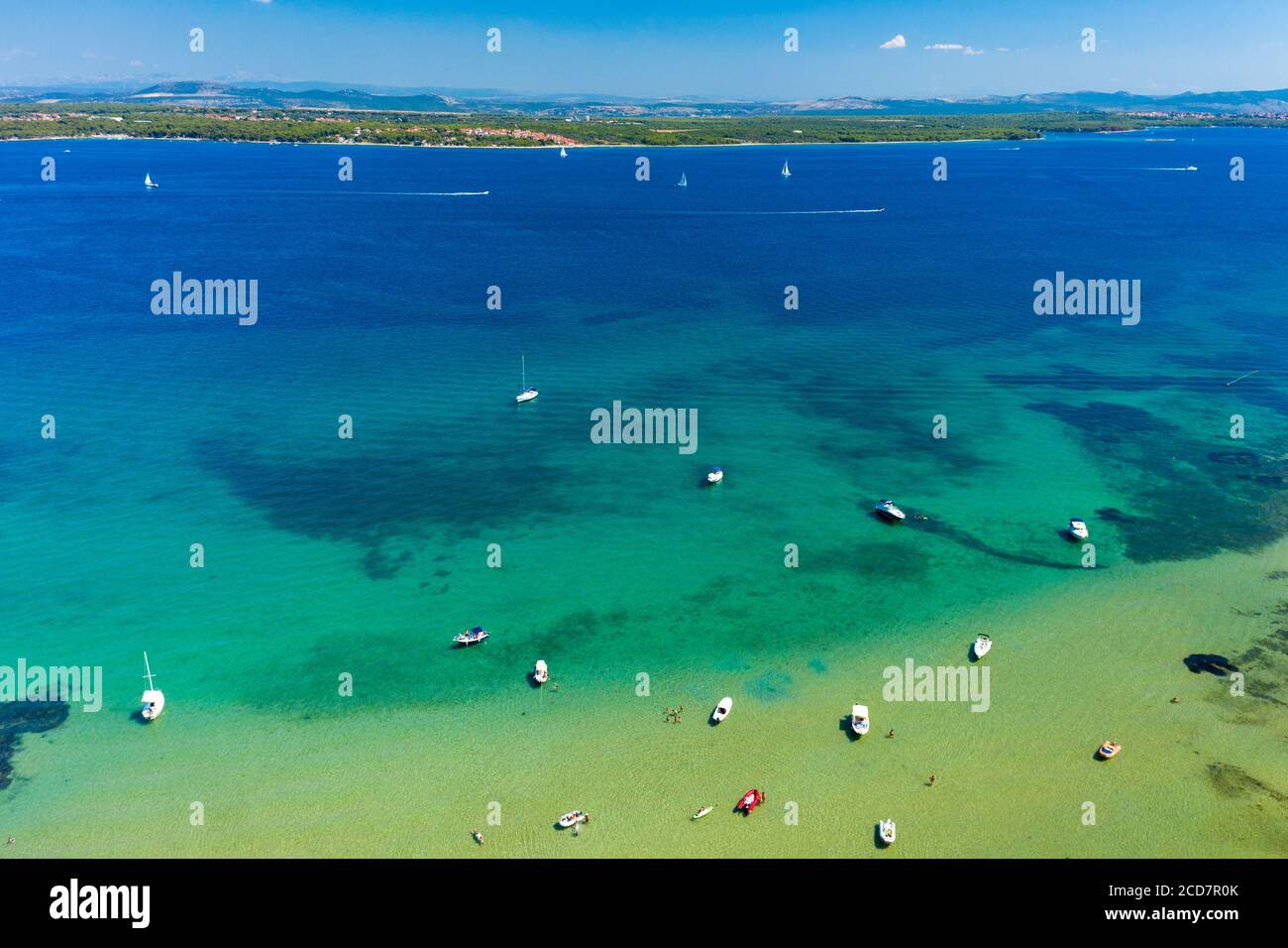 Vue aérienne d'une plage et de la mer sur l'île de Pasman, Croatie Banque D'Images