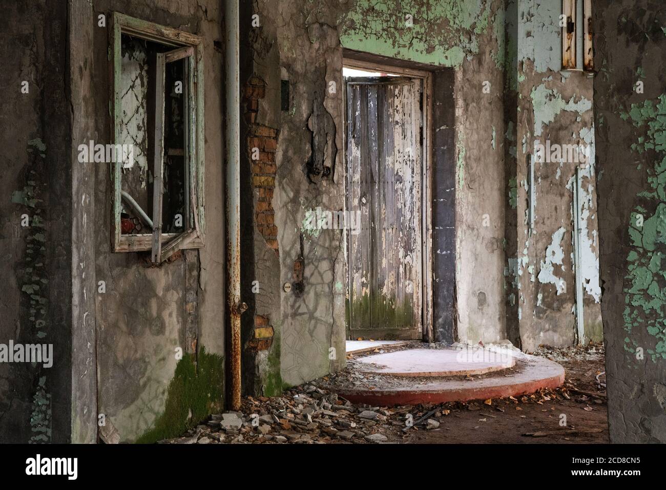 Entrée au Palais de mariage détruit de la ville de Pripyat, zone d'exclusion de Tchernobyl, Ukraine Banque D'Images