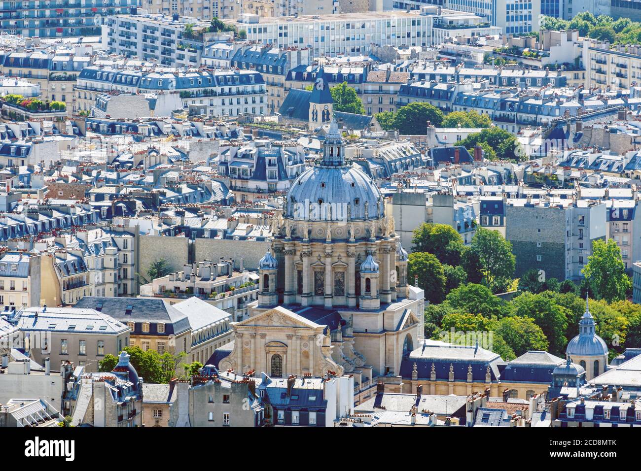 Vue aérienne de l'église Val-de-Grace et de l'hôpital militaire de Paris, France. Banque D'Images