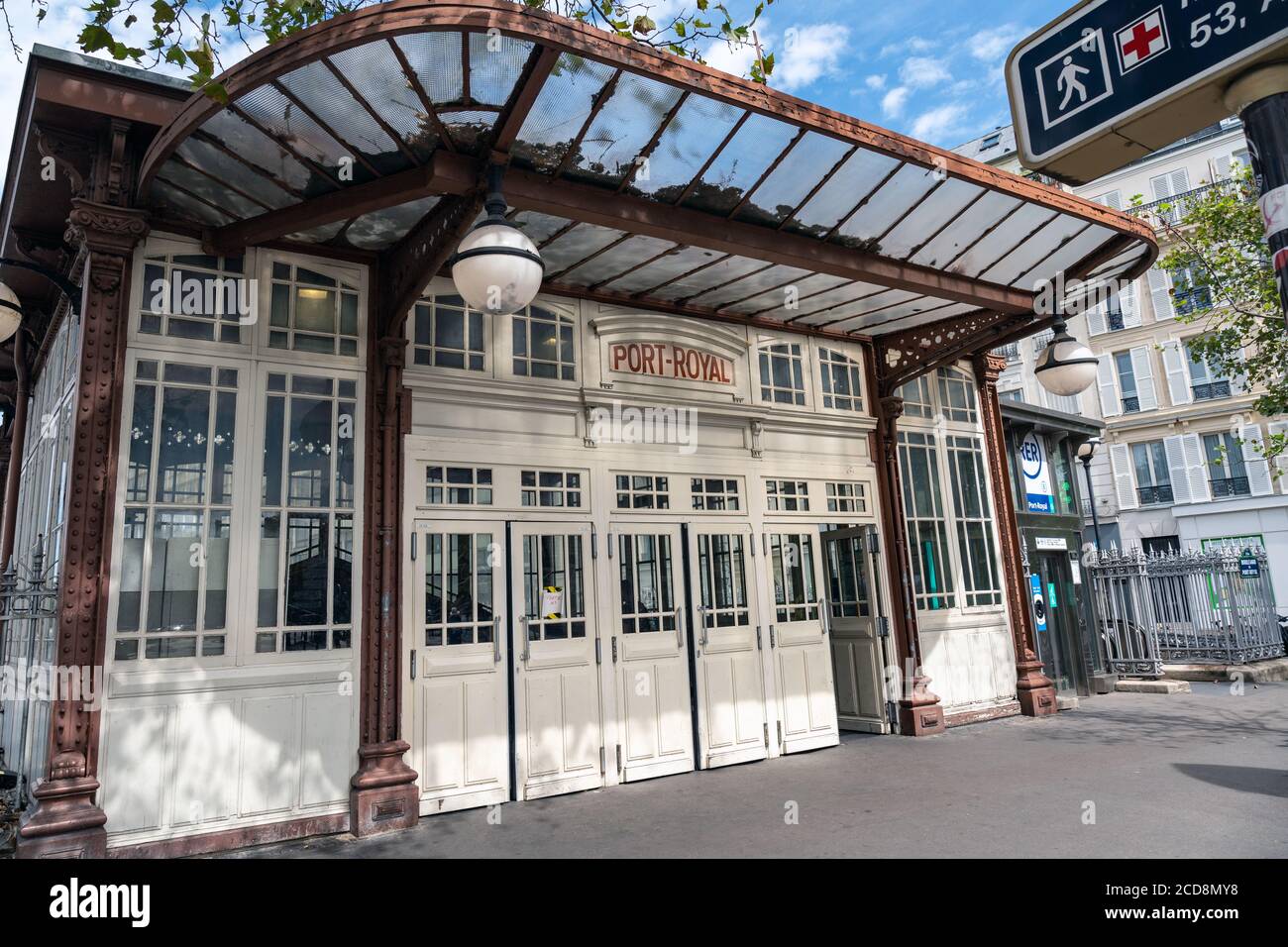 Entrée à la gare RER Port-Royal - Paris, France Banque D'Images