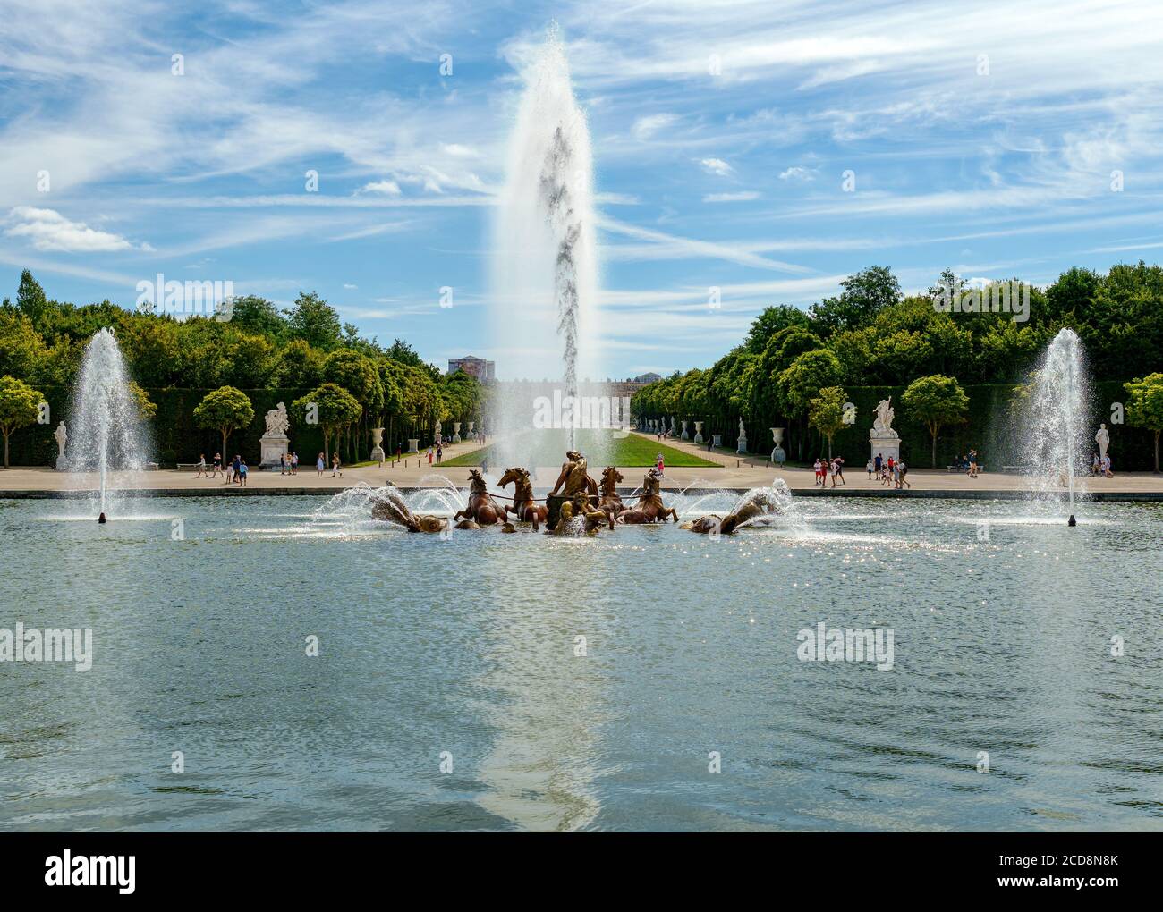 Vue arrière de la fontaine Apollo dans les jardins de Versailles - France Banque D'Images