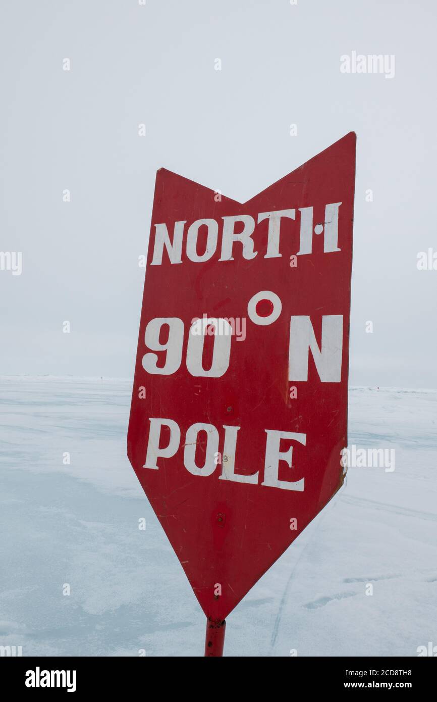 Russie, Haut Arctique, pôle Nord géographique, 90 degrés nord. Panneau du pôle Nord. Banque D'Images