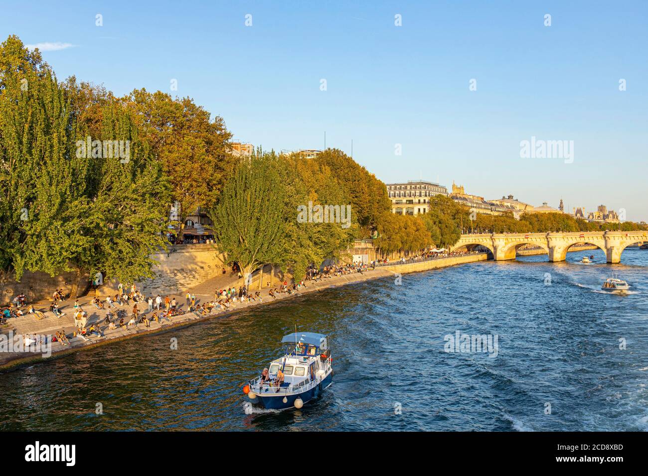 France, Paris, région classée au patrimoine mondial de l'UNESCO, quai du Louvre Banque D'Images