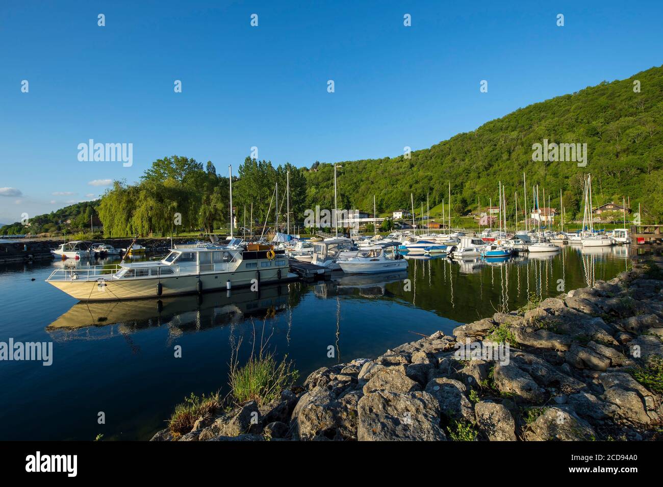 France, Savoie, Lac Bourget, Aix les bains, le port de Conjux à l'extrémité  nord du lac Photo Stock - Alamy