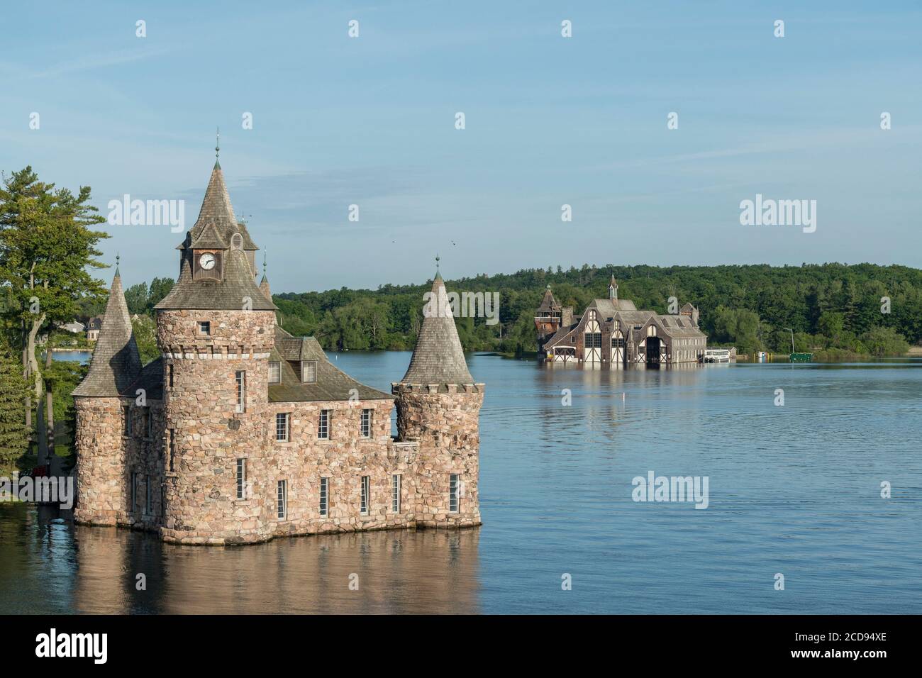 États-Unis, État de New York, Alexandria Bay, Heart Island et château Boldt sur le fleuve Saint-Laurent dans les mille-Îles Banque D'Images