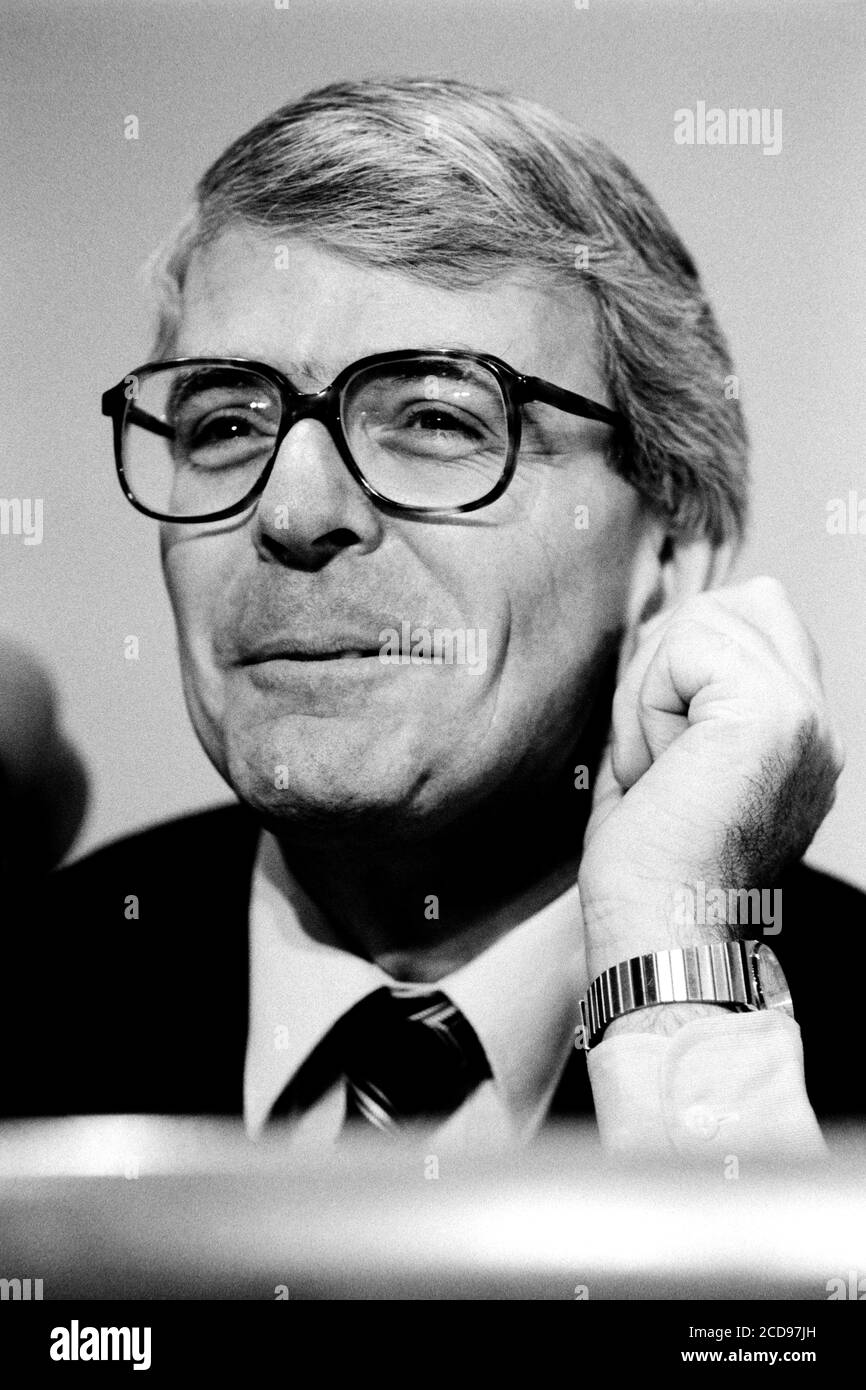 John Major - Chancelier de l'Echiquier... Conférence du Parti conservateur et unioniste tenue au Centre international de Bournemouth à Dorset . Octobre 1990. Photo: Neil Turner Banque D'Images