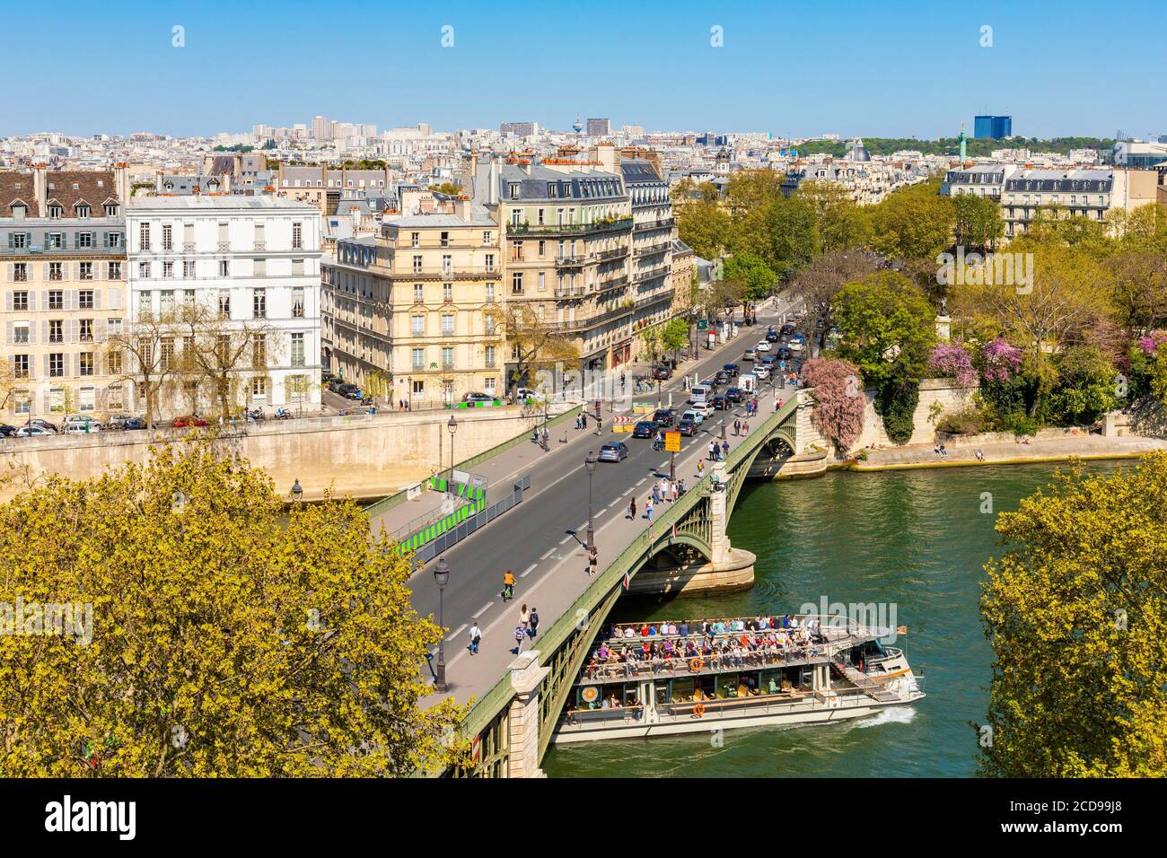 France, Paris, région classée au patrimoine mondial par l'UNESCO, l'île Saint Louis, le pont Sully et la place Barye Banque D'Images