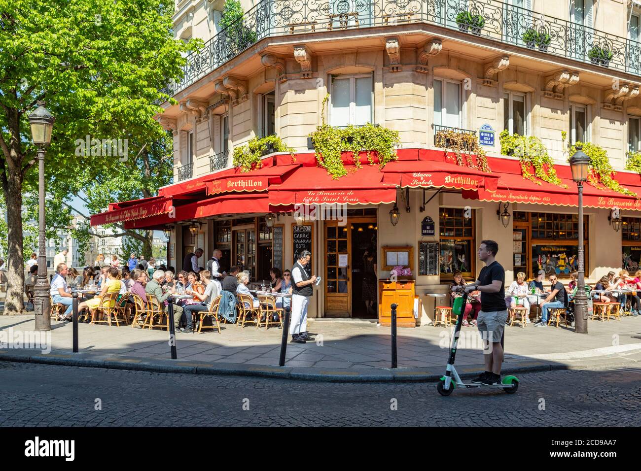 France, Paris, région classée au patrimoine mondial de l'UNESCO, Ile Saint Louis, brasserie Berthillon Banque D'Images