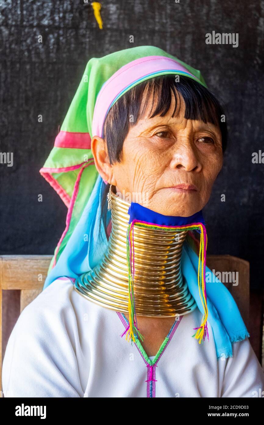 Myanmar (Birmanie), État Shan, lac Inle, Giraffe Woman Banque D'Images