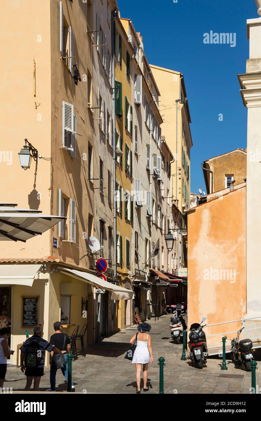 France, Corse du Sud, Ajaccio, rue Saint-Charles longe la cathédrale notre-Dame de l'Assomption Banque D'Images