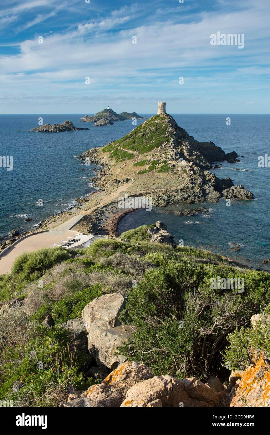 France, Corse du Sud, Ajaccio, les îles Sanguinaires vus de la côte de la tour de Parata Banque D'Images