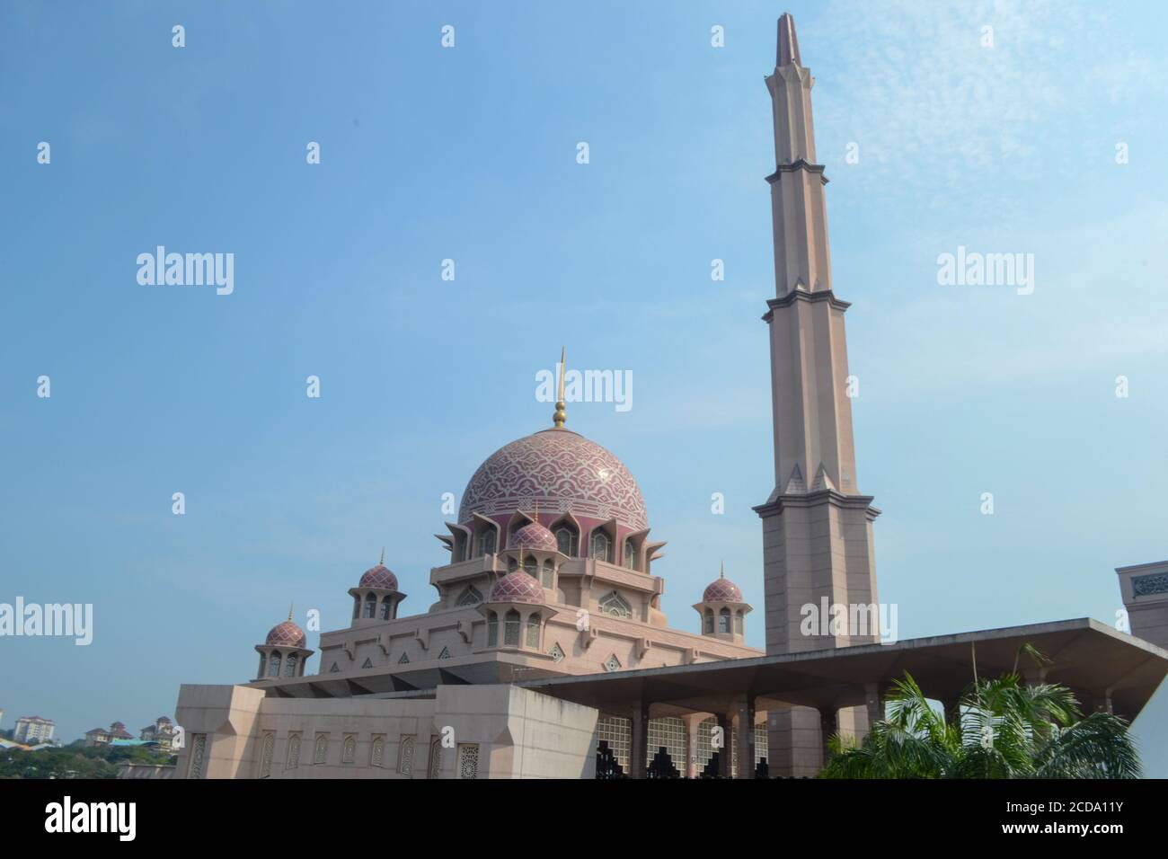 La mosquée Putra est la principale mosquée de Putrajaya Wilaya, en Malaisie Banque D'Images