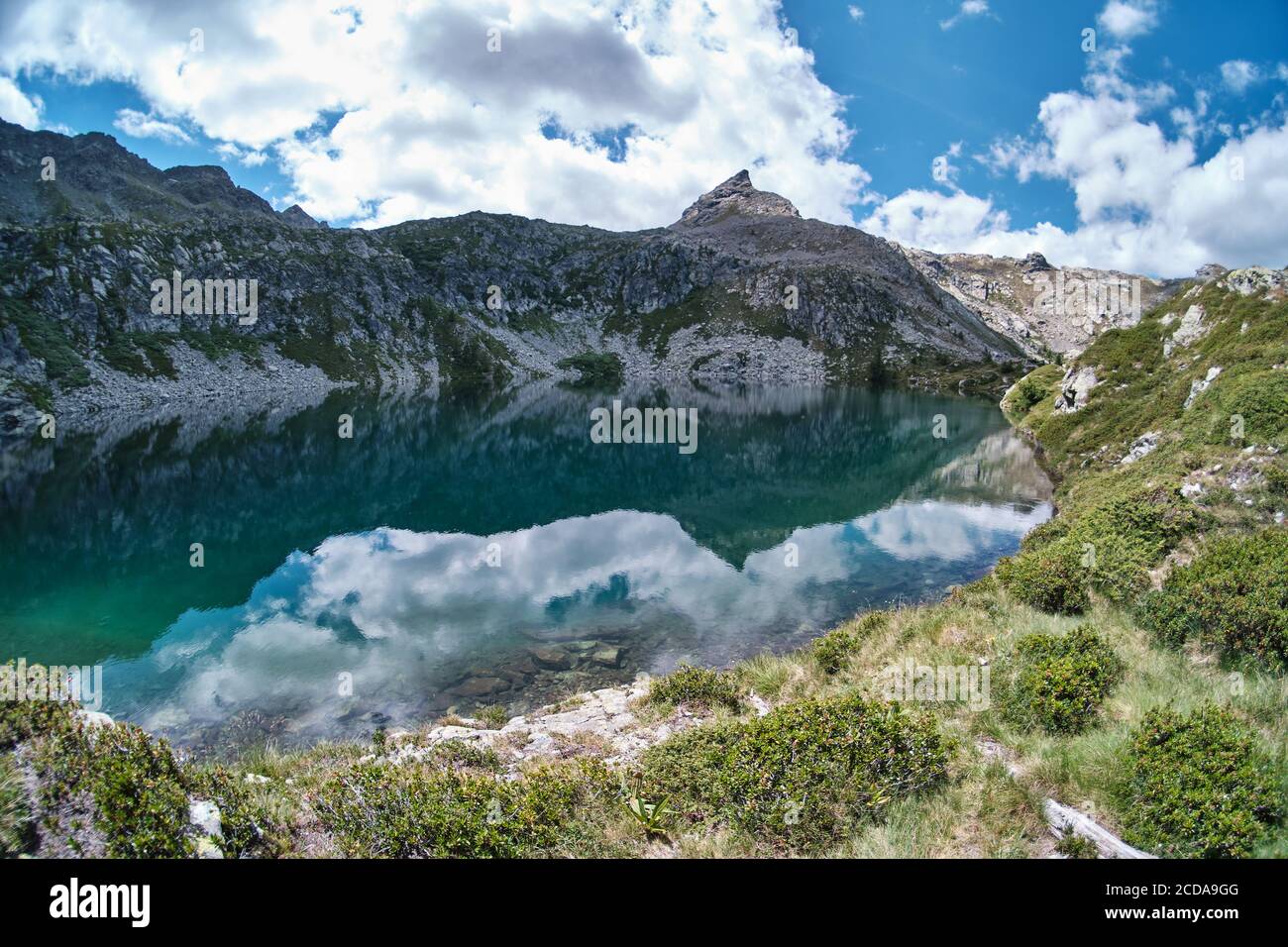 Trekking pour le lac de la Vercoche dans la Valle d'Aoste, Italie Banque D'Images