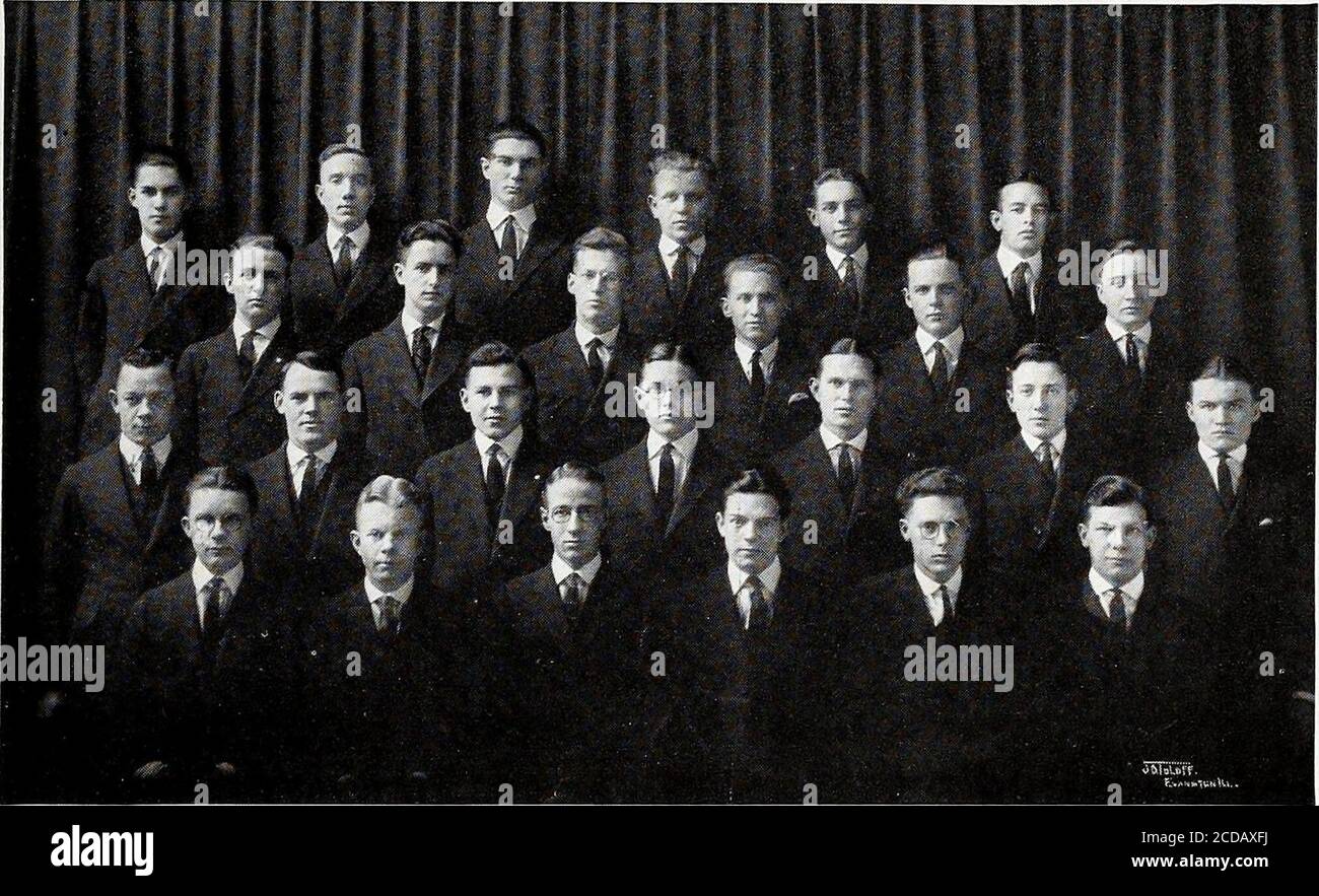 . Syllabus . i UPPSILON CHAPITRE créé à l'Université Northwestern 1871 FRATRES IN FACULTATE William Andrew Dyche Martin Medbery^Gridley Frank Seward Johnson FRATRES IN UNIVERSITATESeniorsF. L. Arnold John C. Tucker Richard D. Tallman Arthur H. Henke Maurice E Loven Kenneth D. BrownHugh C. AIcGinitie James Egan Ray Kieft James Thompson W. Kenneth Jennings Robert P. BaineJ. Edwin SouthcombeWilliam W. ScottMeredith WeckWillis Gale Horace A. Ruckel JuniorsSophomores freshmen Law School Charles RuckelJames S. Ayars Thomas A. LeonardJoseph McGillvraTheodore OlsonGuy C. Hyatt John O. H. SnookChar Banque D'Images