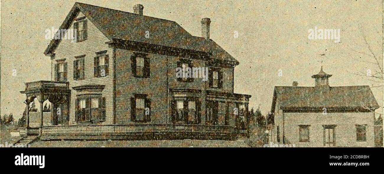 . Histoire des écoles américaines pour les sourds, 1817-1893 . La maison Sarah i^uller. n poignée, aud espère que vous aussi pouvez aller voir comment peu d'enfants sourds vivent, aiment, et apprennent dans la maison Sarah Fuller. En octobre 1891, il a été constaté que les besoins de la littleschool avaient dépassé son logement. Il y avait des changements alsoviens dans le quartier qui ont rendu son removalsouhaitable. En conséquence, l'achat a été fait d'une maison et d'une écurie avec quelque soixante mille pieds carrés de terrain sur la rue Woburn, et en janvier suivant, la maison a été enlevée à cet endroit. Le domaine est situé sur haut, Dylan Banque D'Images