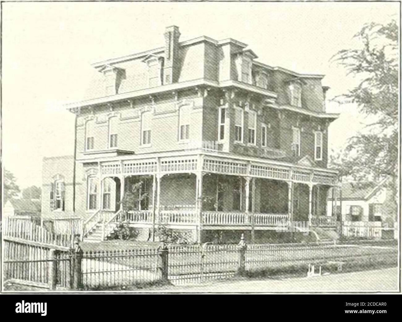 . La ville d'Albany et le comté de Dougherty . figure parmi les hommes éminents qui ont développé à ses proportions magnifiques actuelles l'Association GeorgiaBankers, étant le premier président du conseil exécutif; puis l'honneur président de l'Association d'Etat.quand les années augmentent, Qui n'ont ni atténué ni amoindri la vigueur mentale ou physique du Capt Davis, l'a admoné qu'il serait préférable pour lui de se retirer du travail actif de la banque et de consacrer son attention à la gestion de sa grande propriété privée, son manteau est tombé sur des épaules dignes, Et M. Morris Weslosky a été fait président de la première Banque D'Images