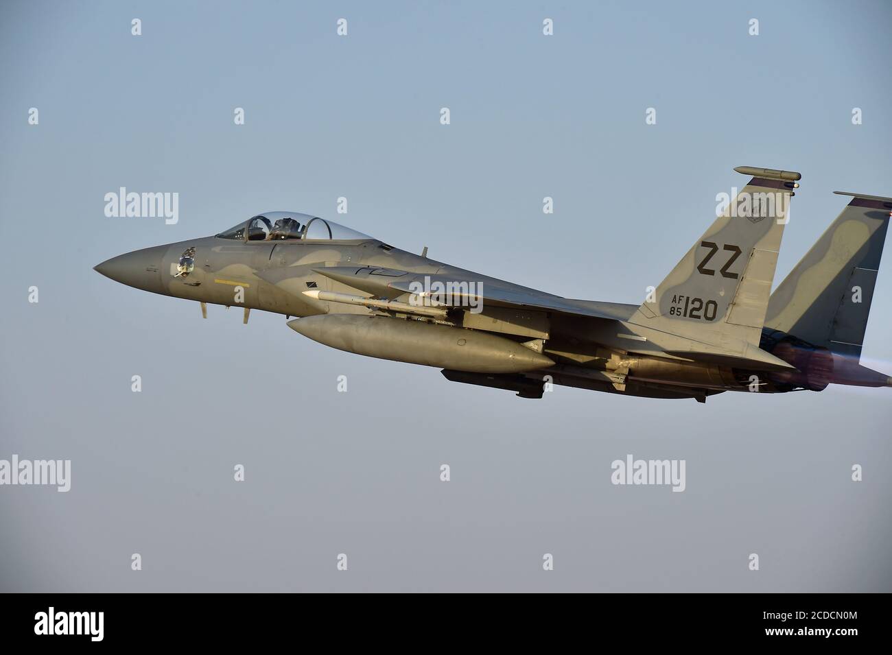Décollage des aigles F-15C du 44e Escadron de chasseurs expéditionnaires à l'appui de l'opération INHÉRENTE RESOLVE à la base aérienne de Prince Sultan, Royaume d'Arabie saoudite, le 25 août 2020. Le 44e EFS effectue quotidiennement des sorties aériennes pour fournir la domination aérienne dans la zone de responsabilité du Commandement central des États-Unis. (É.-U. Phoo de la Force aérienne par le sergent d'état-major. Cary Smith) Banque D'Images