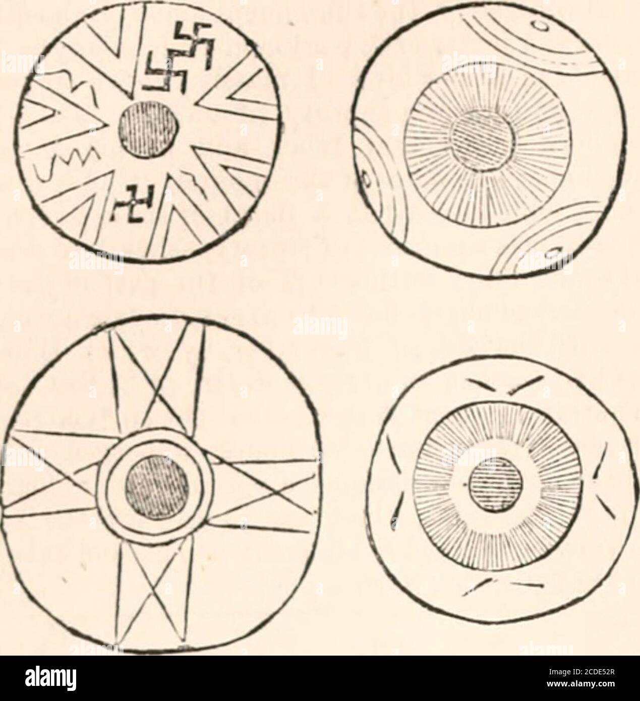 . Tribune Popular science . y a déclaré comme suit: À une profondeur de 3 à Gfeet ont été trouvés pièces de cuivre aud médailles de Sigotn, Alexandria Troas et Ilium, au énorme quantityde disques ornementés de terre-cotta, et substructuresde maisons construites avec/Kojnan ciment: de 6 à 13 pieds pas de pierres d'étain/^cendres et sol calciné, witlitraces de feux partout, quantités de coquillages d'huîtres et de moules, défenses de sanglier, vertèbres? De .requins (qui ne sont pas maintenant trouvés dans le JEgean), et somerude spécimens de poterie; à la profondeur de 13 pieds, grandes quantités d'axes de pierre, de lances, de poids et d'autres instruments sud Banque D'Images
