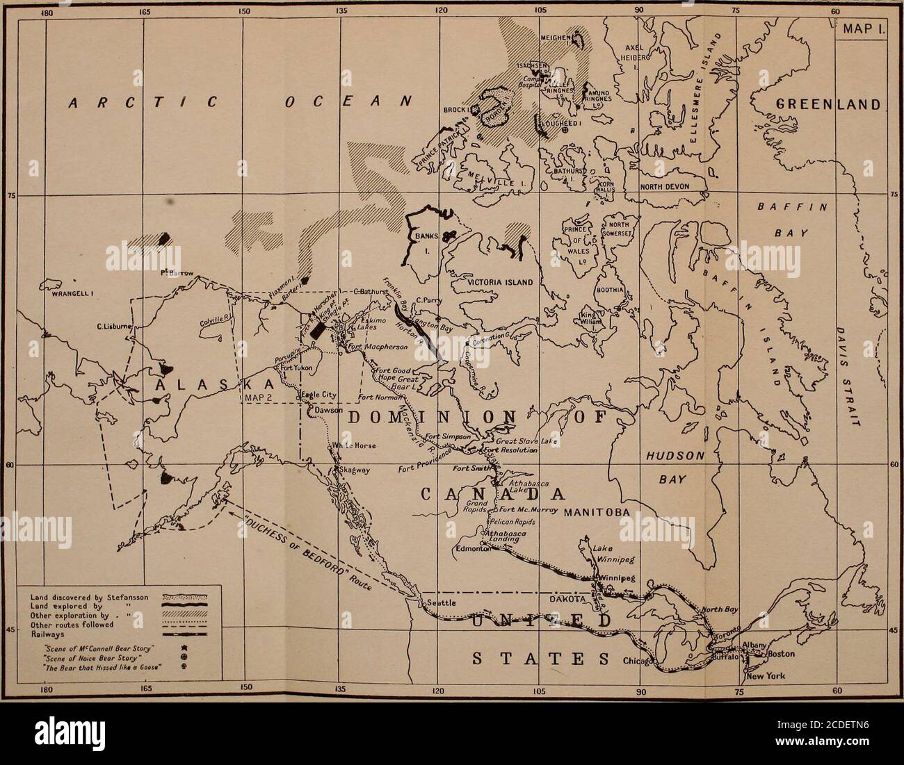 . Chasseurs du grand nord . Cette carte montre le territoire couvert par le récit de cette librairie entre juillet 1906 et septembre 1907. Plus de la moitié des thécountry au nord du cercle arctique est une forêt d'épinettes, mais il y a des prairies ex-tensives le long de la côte arctique. La prairie est la plus étroite à la limite est du delta du Mackenzie (20 ou 30 milles de large) et la plus large près de la rivière Colville en Alaska (150 ou 200 milles). Bien que la carte soit aussi correcte que nos connaissances actuelles, il y a des incertitudes et les autorités diffèrent sur de nombreux points. Pour la côte nord de l'Alaska, nous avons suivi LefH Banque D'Images