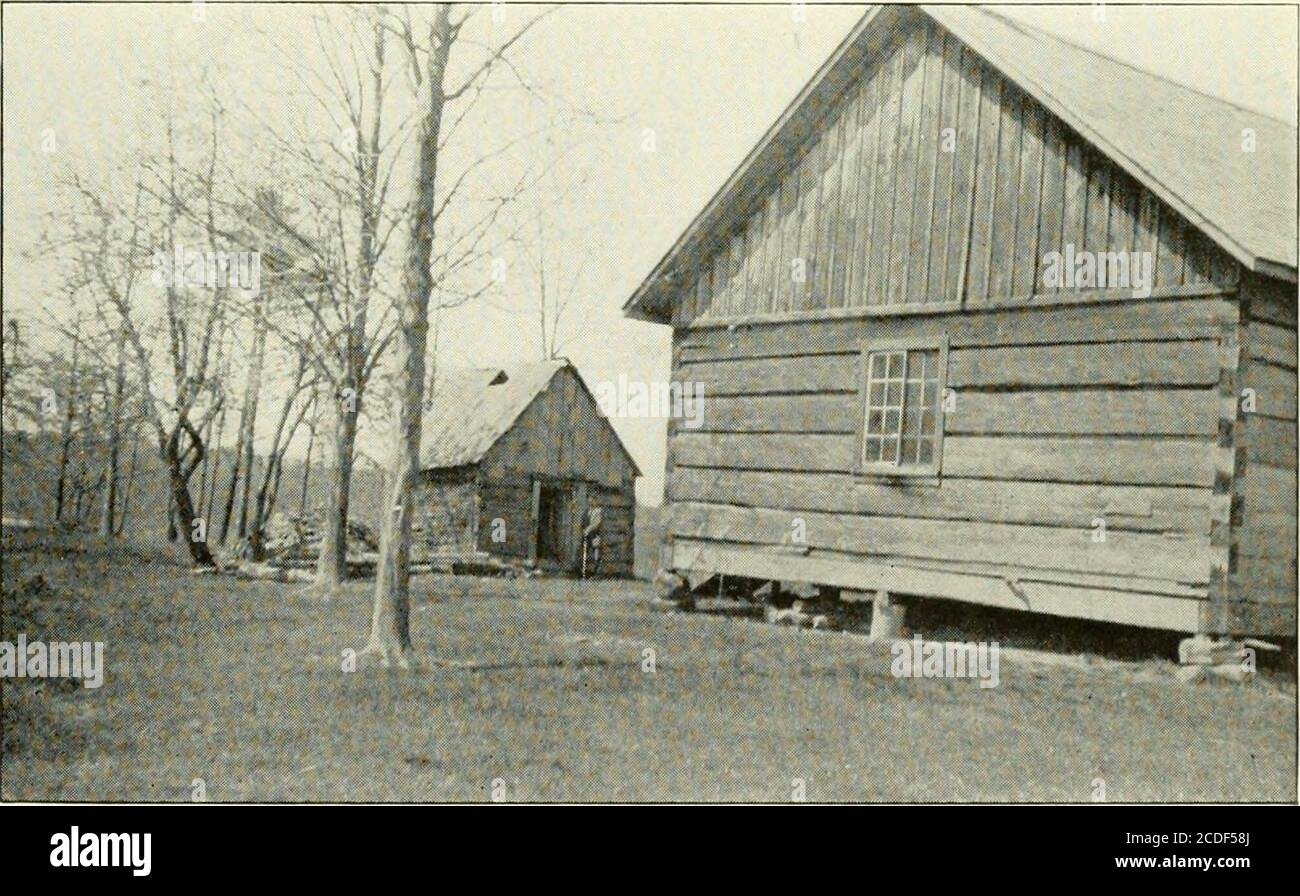 . ... Le code du lac beau, le prophète Seneca . Tombes près de la maison longue d'Onondaga près de six Nations, 1. ( ). Ontario.dans le coin inférieur droit, les embres charrés de la tombe de l'iire peuvent se terber. Une extrémité de la haute Cayuga long House près d'Ohsweken (ont.) Notez le Feast Lodge à l'arrière. ^ftl- ® I ^     j H ilii1 ^H 1 l ! ! ^l 1 r. 1 - j^SHmHKJm ^^^^^/ vj |[ % 1 1 i! ^ y mmj^ planche 8 Banque D'Images