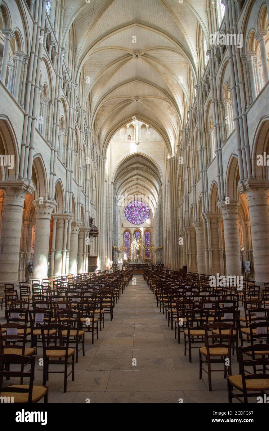 Intérieur de la cathédrale de Laon en France Banque D'Images
