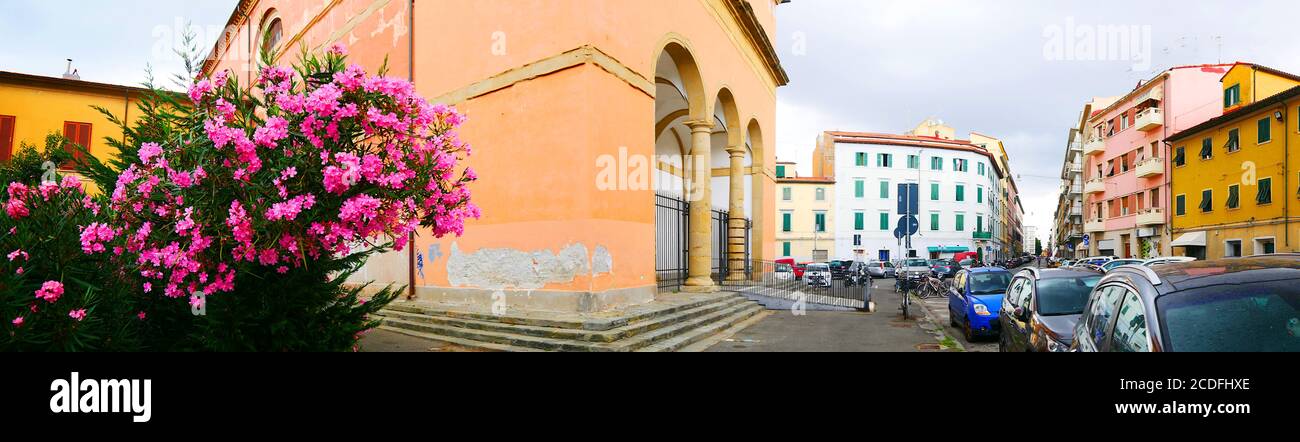 Livourne, Italie: Panorama de la ville autour de l'église Santi Pietro e Paolo Banque D'Images