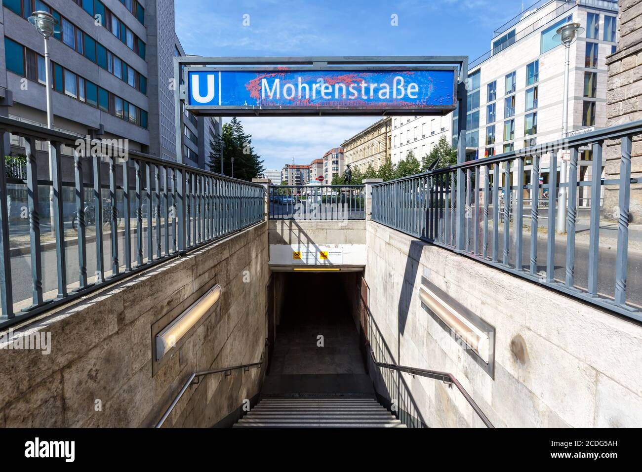 Berlin, Allemagne - 20 août 2020 : Mohrenstraße Station de métro de Berlin Mohrenstrasse U-Bahn en Allemagne. Banque D'Images