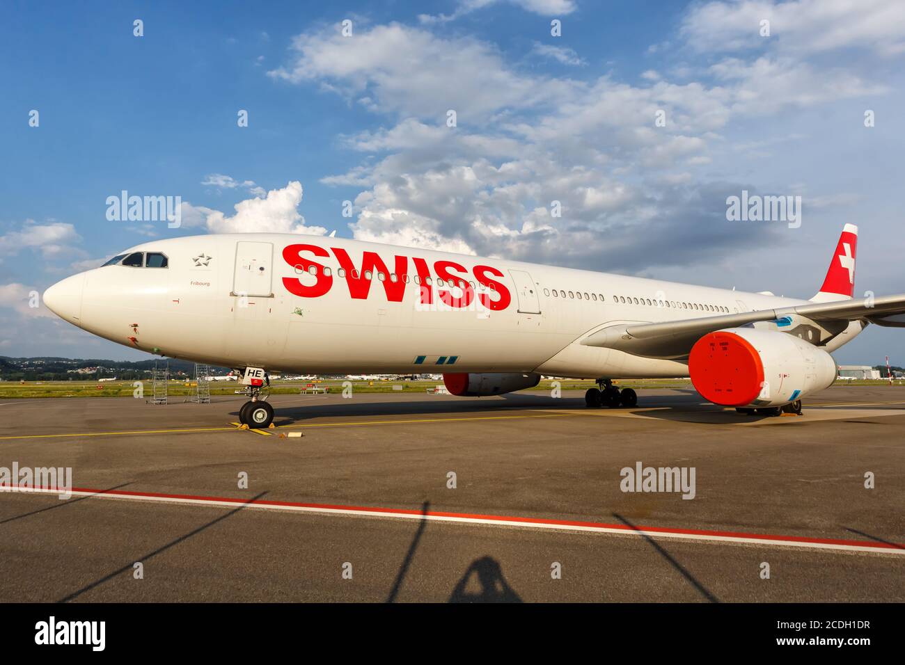 Zurich, Suisse - 22 juillet 2020 : avion suisse Airbus A330-300 à l'aéroport de Zurich en Suisse. Banque D'Images