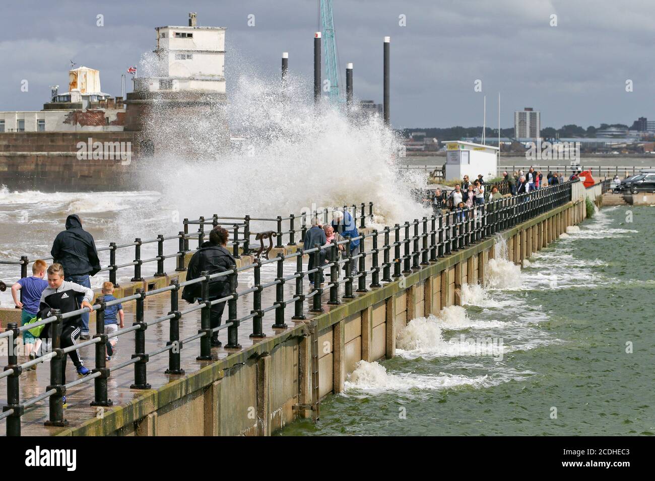 Rivière Mersey à marée haute à New Brighton, Wirral, le 28 août 2020. Photo de Chris Stading Banque D'Images