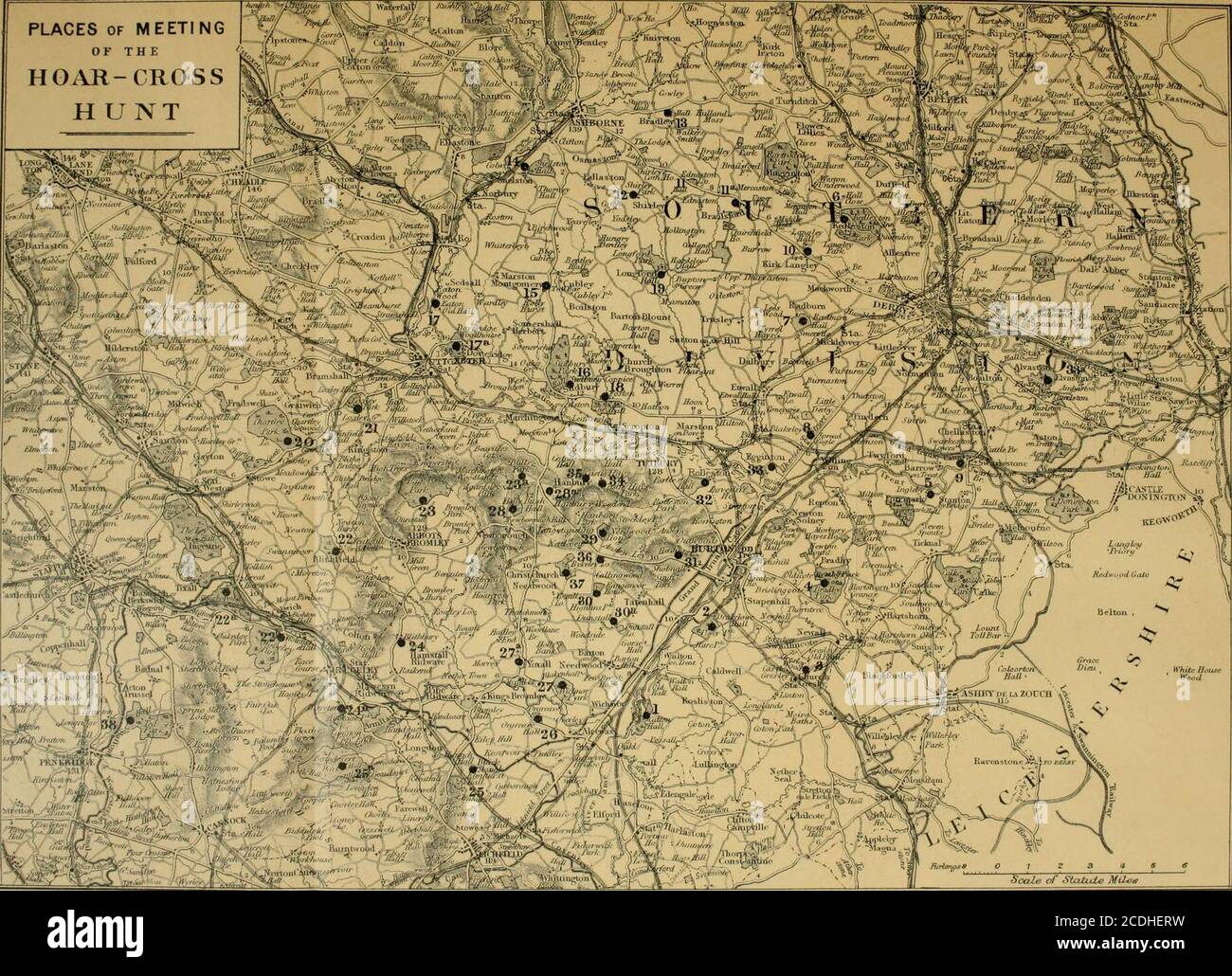 . Une histoire des monticules et du pays de Meynell, 1780-1901 . à l'heure actuelle(1901), les monticules ne se rendent plus à Black Slough, Beaudésert, ni Teddesley, à l'extrême sud et sud-ouest.avant que la chasse du Staffordshire du Sud, comme on l'appelle maintenant, ait été formée par Lord Henry Paget en 1868, Le Meynellcountry a été délimité au sud-ouest par une ligne de drawnde Teddesley à travers Beaudésert au sud jusqu'à BlackSlough, un secret à trois milles au nord de Lichfield, proceedingnord-est à travers Catton Hall, Gresley Wood, SwarkestonBridge, jusqu'à Elvastaton. Les frontières du pays de Meynell en 1901 sont pratiquement Banque D'Images