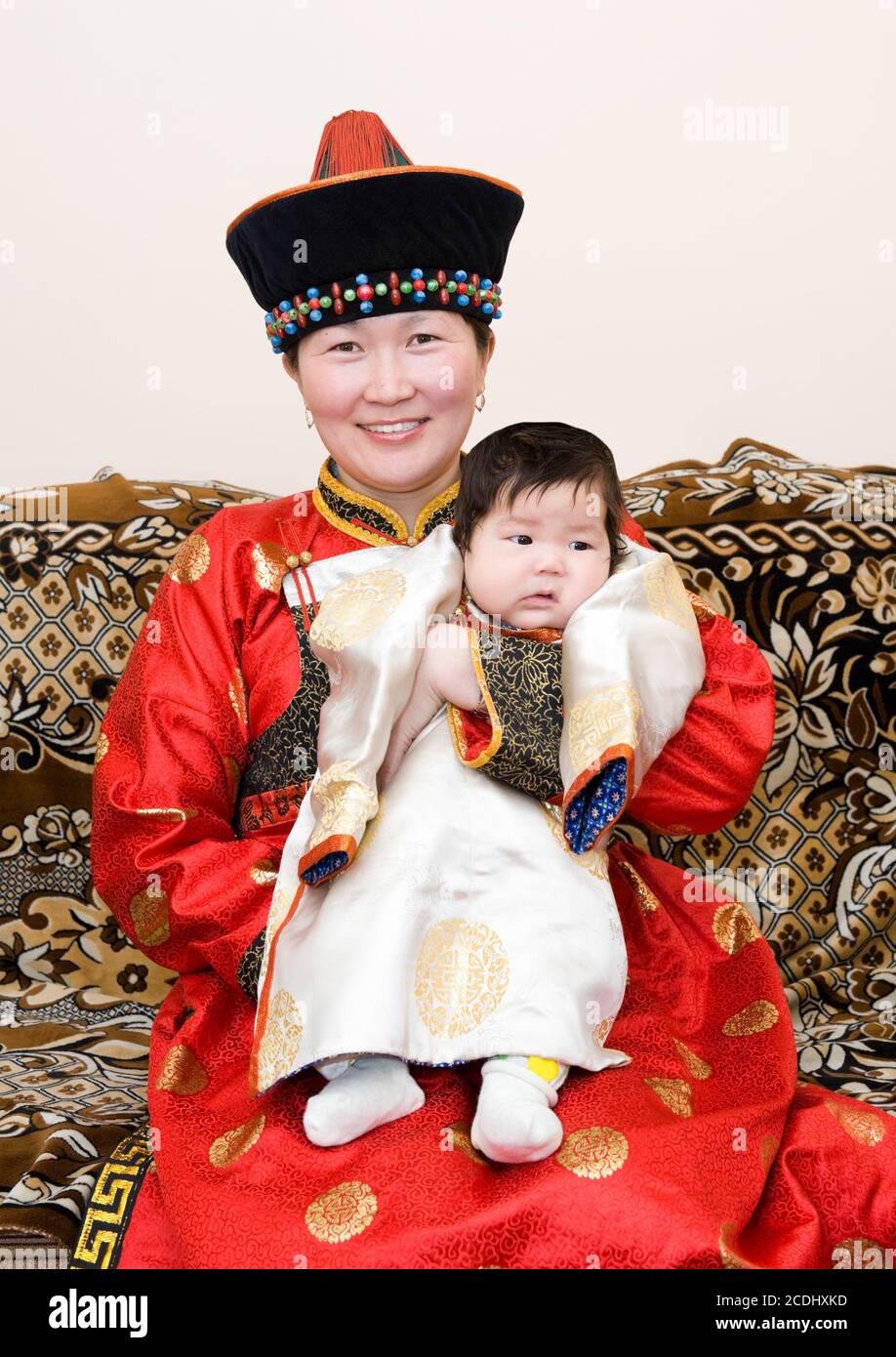 Femme Mongole Avec Bebe Photo Stock Alamy